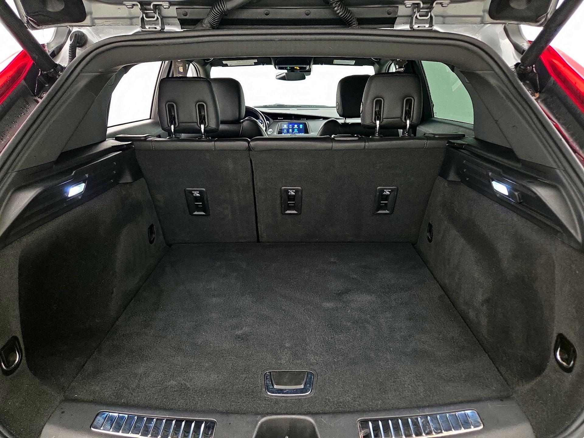 Thumbnail: 2023 Cadillac XT4 - 20