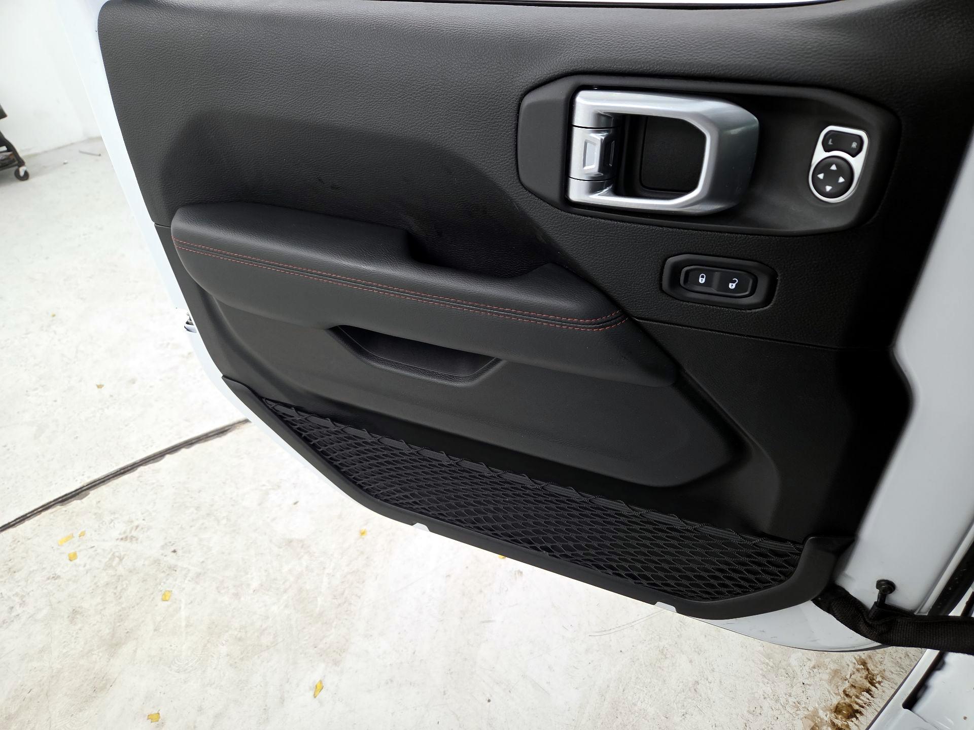 Thumbnail: 2020 Jeep Gladiator - 12