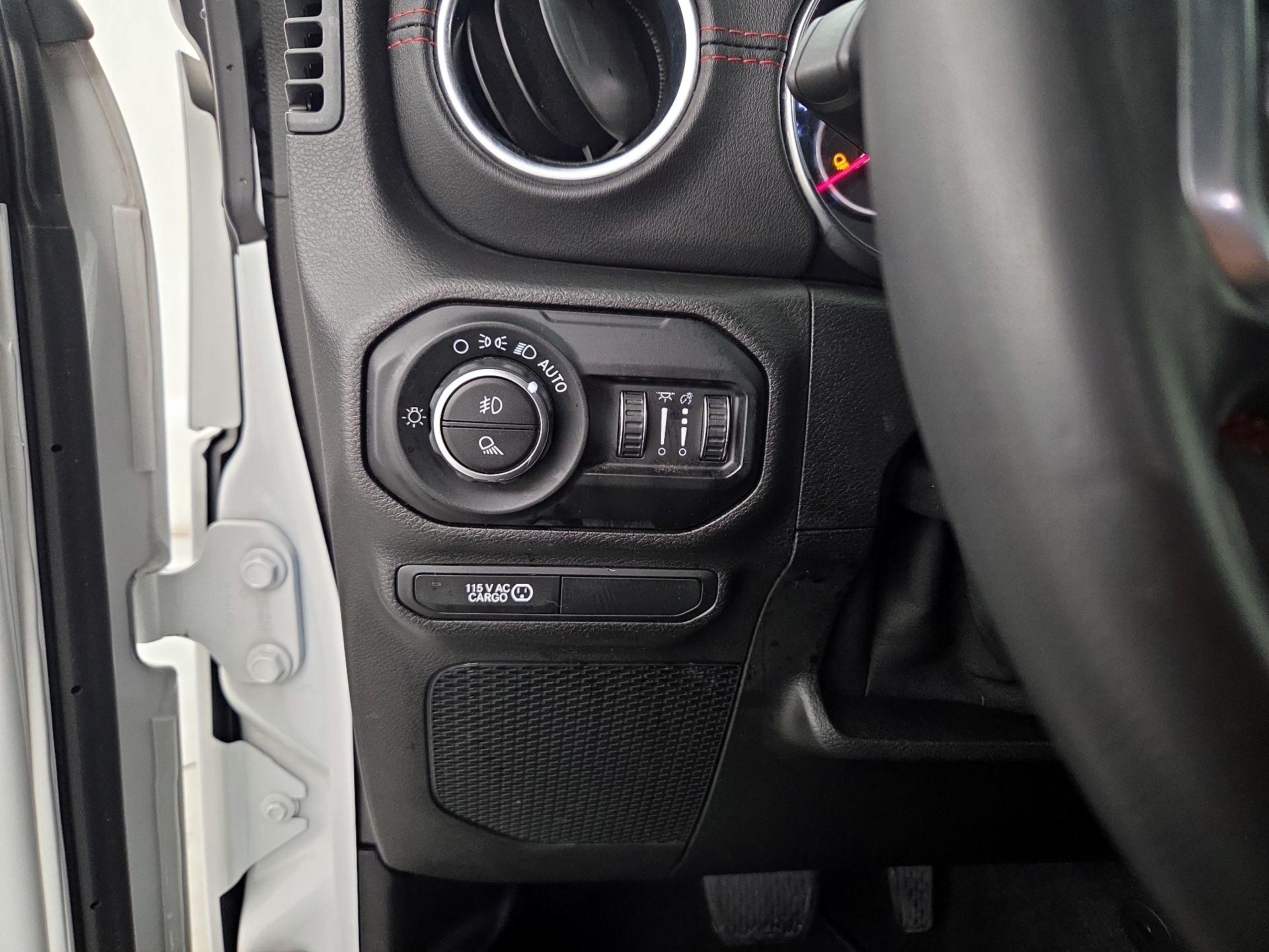 Thumbnail: 2020 Jeep Gladiator - 13