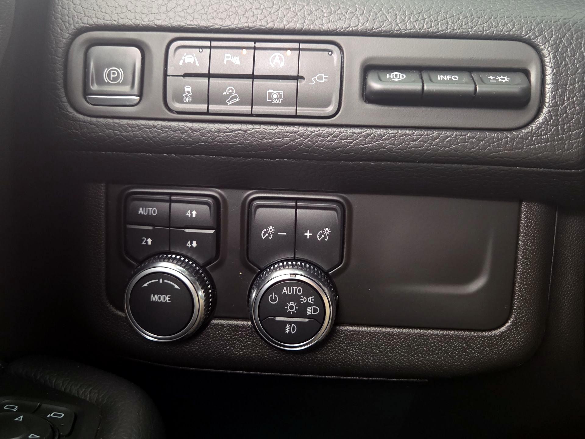 Thumbnail: 2022 GMC Yukon XL - 13