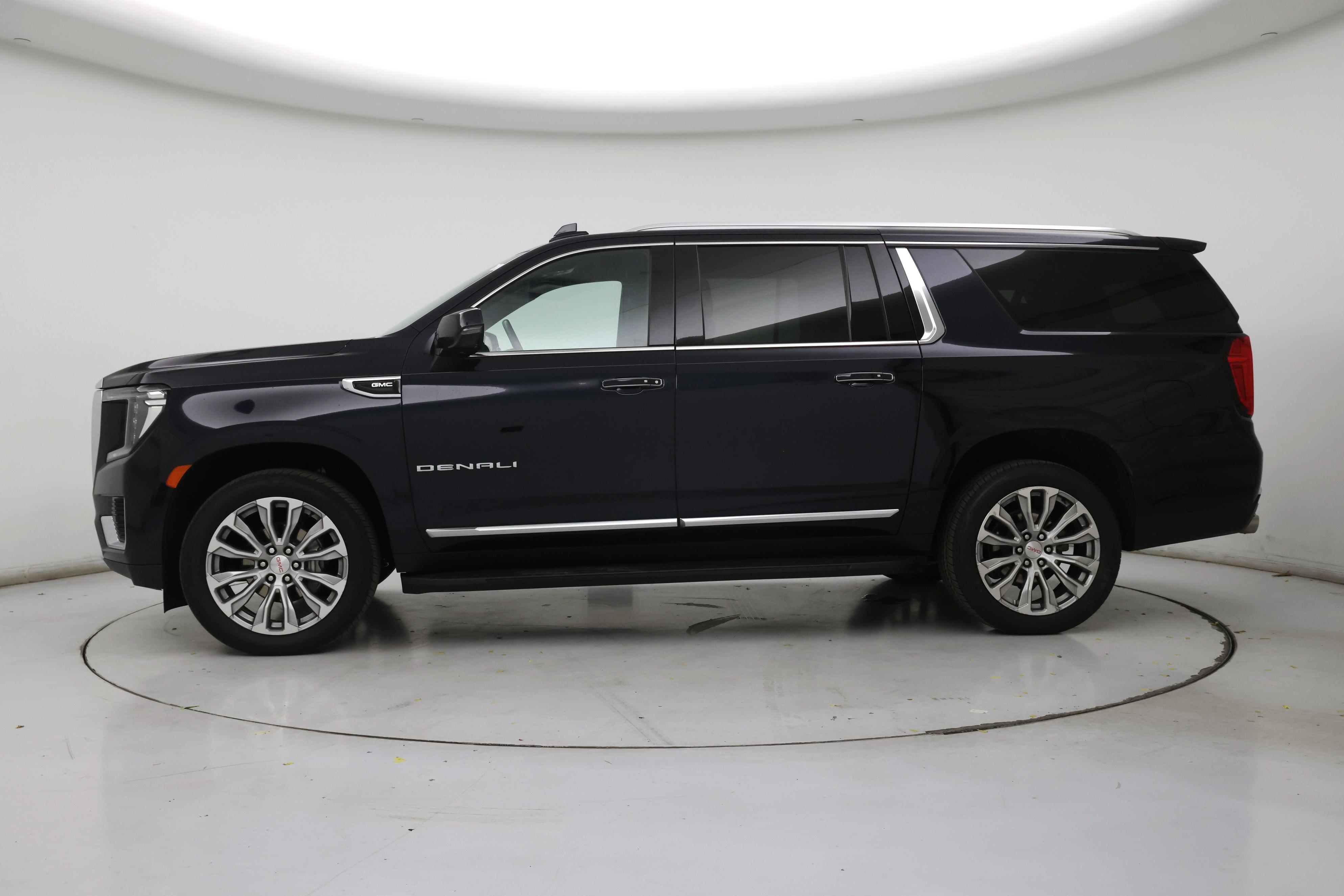 Thumbnail: 2022 GMC Yukon XL - 3