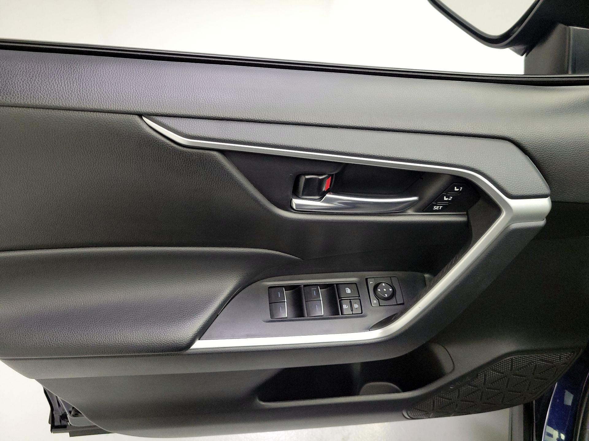 Thumbnail: 2024 Toyota RAV4 - 10