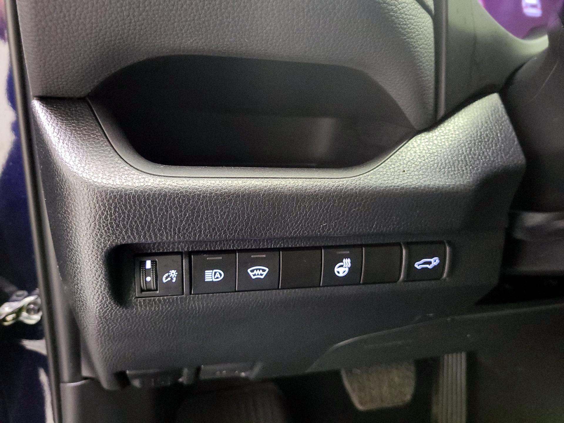 Thumbnail: 2024 Toyota RAV4 - 11