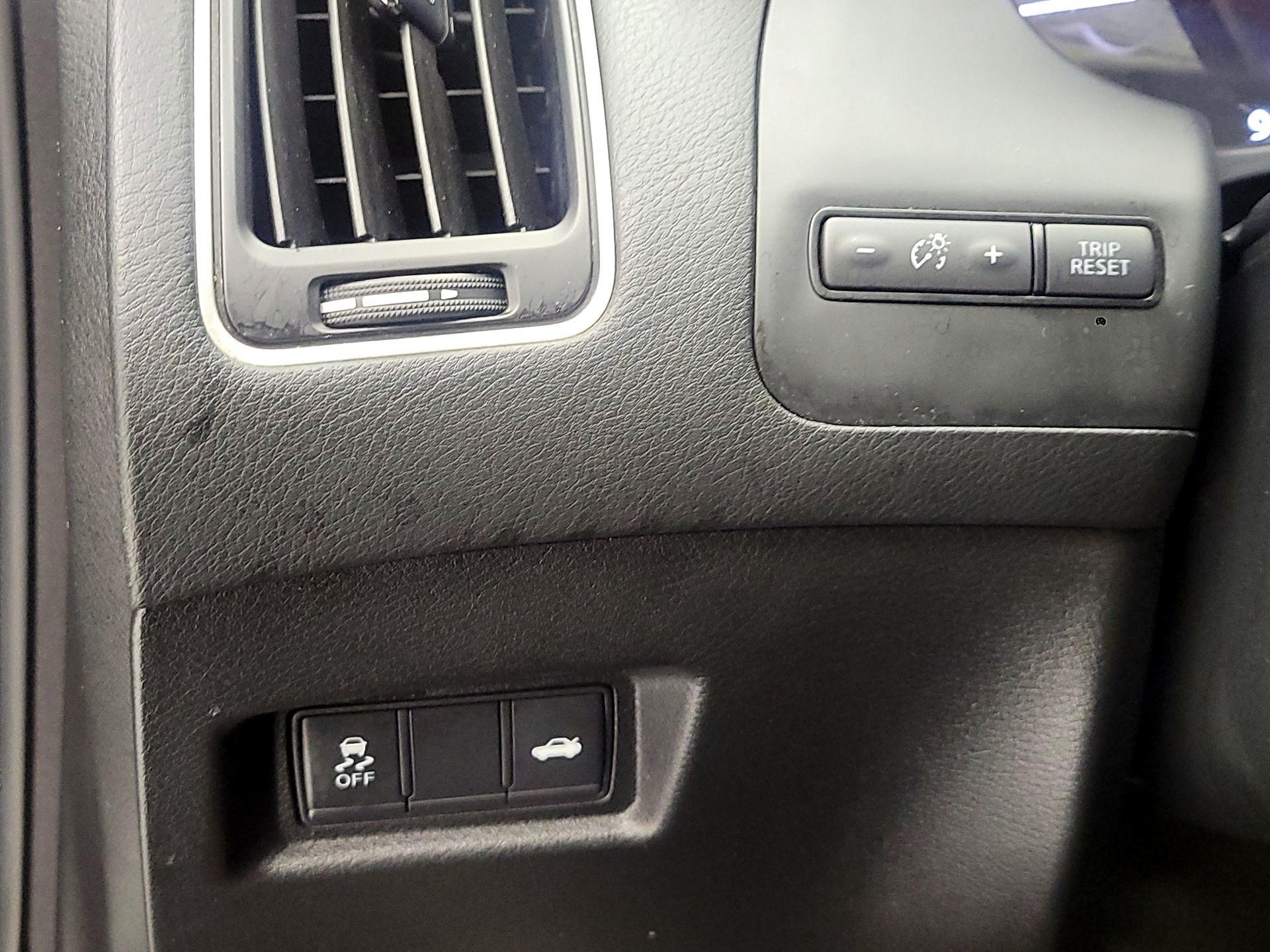 Thumbnail: 2019 INFINITI Q50 - 13