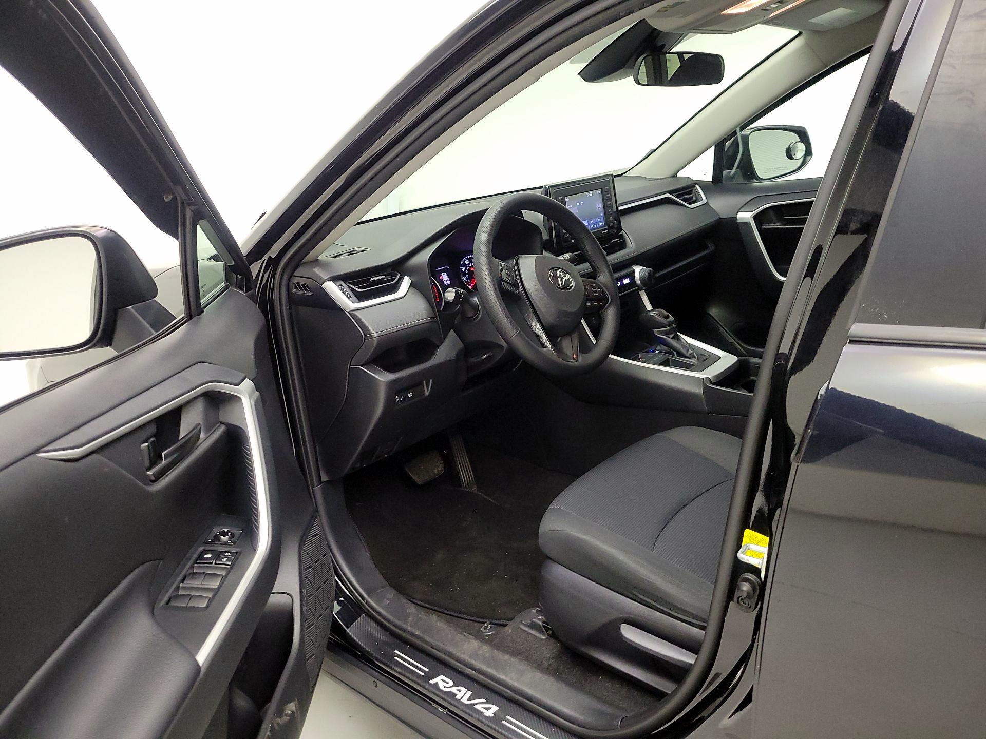 Thumbnail: 2020 Toyota RAV4 - 9