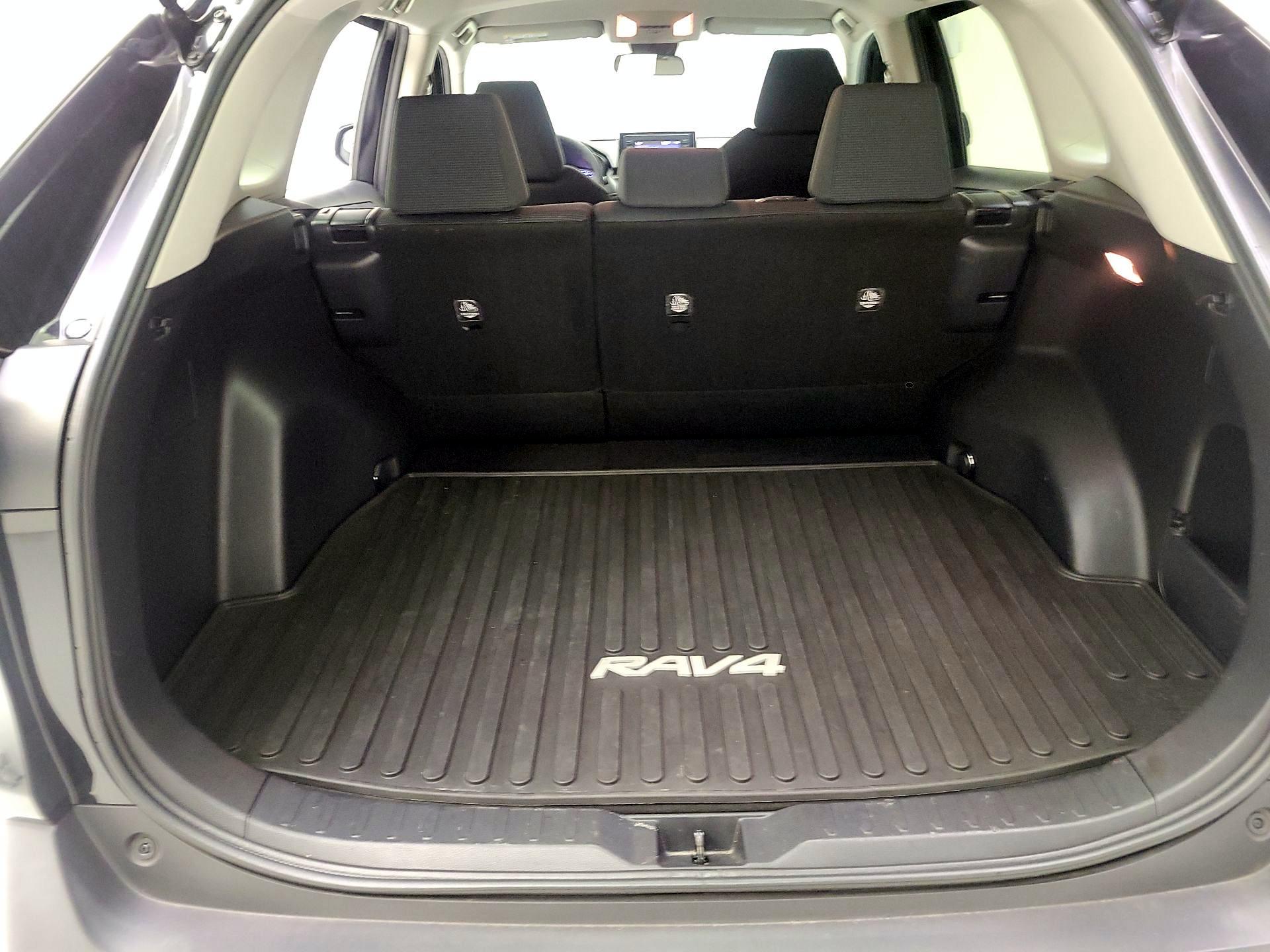 Thumbnail: 2020 Toyota RAV4 - 18