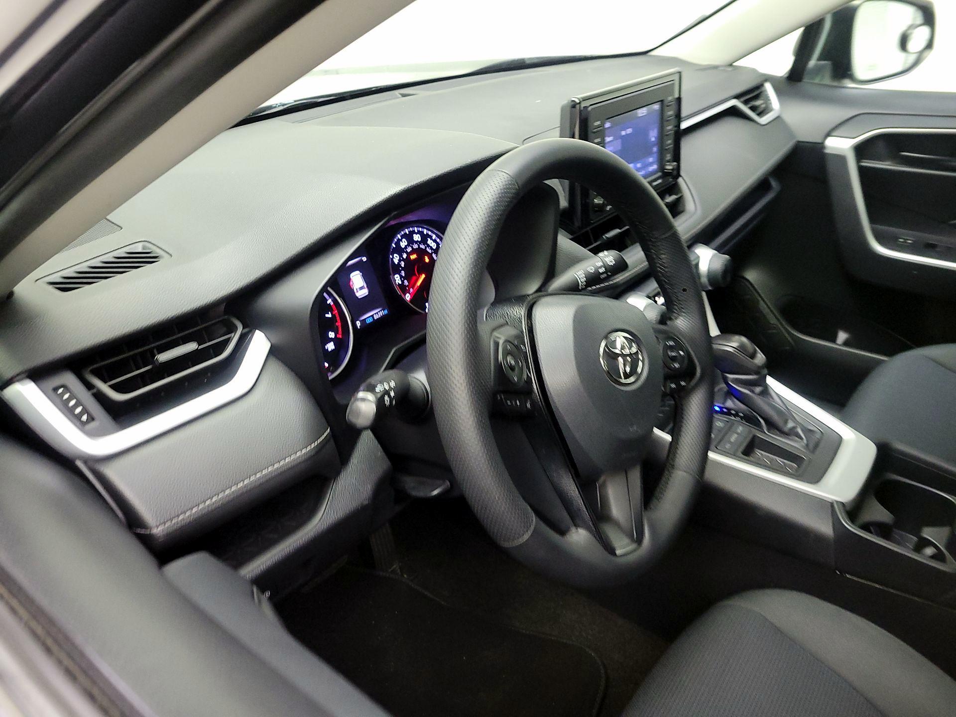 Thumbnail: 2020 Toyota RAV4 - 8