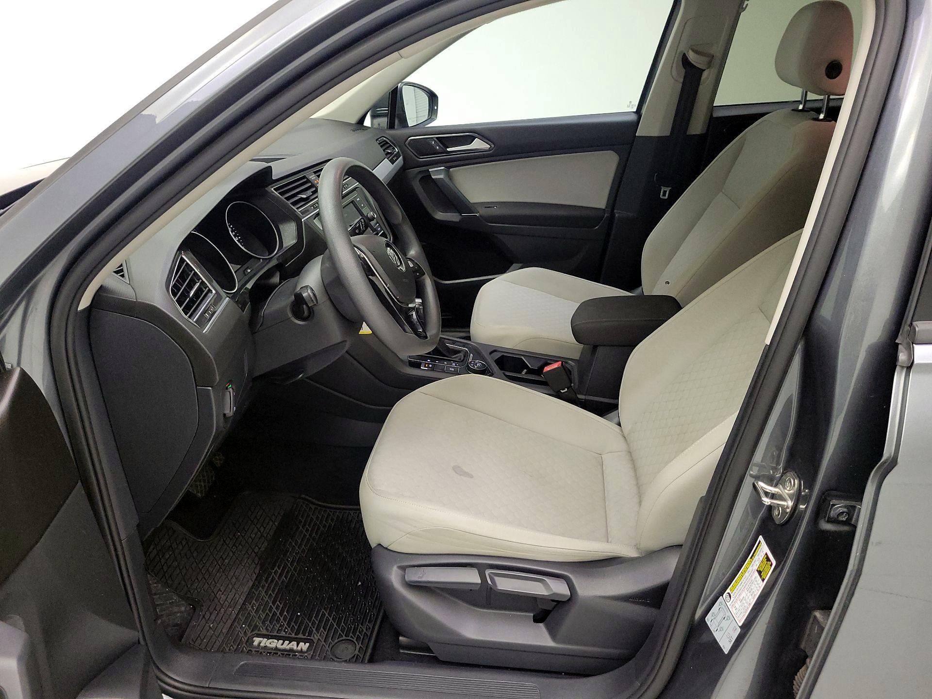 Thumbnail: 2018 Volkswagen Tiguan - 9