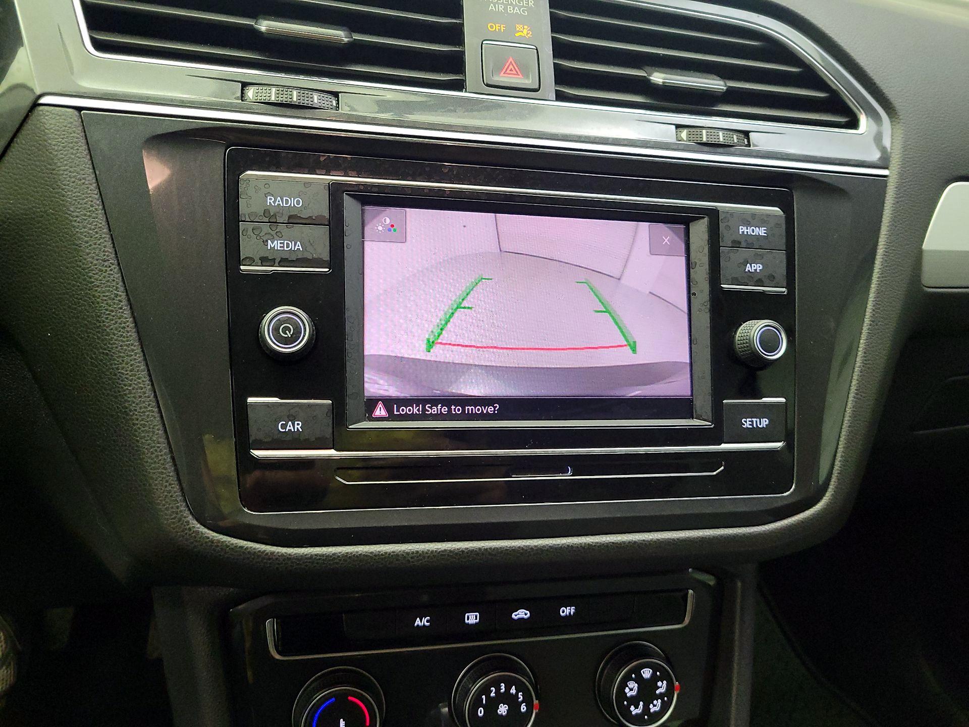 Thumbnail: 2018 Volkswagen Tiguan - 12