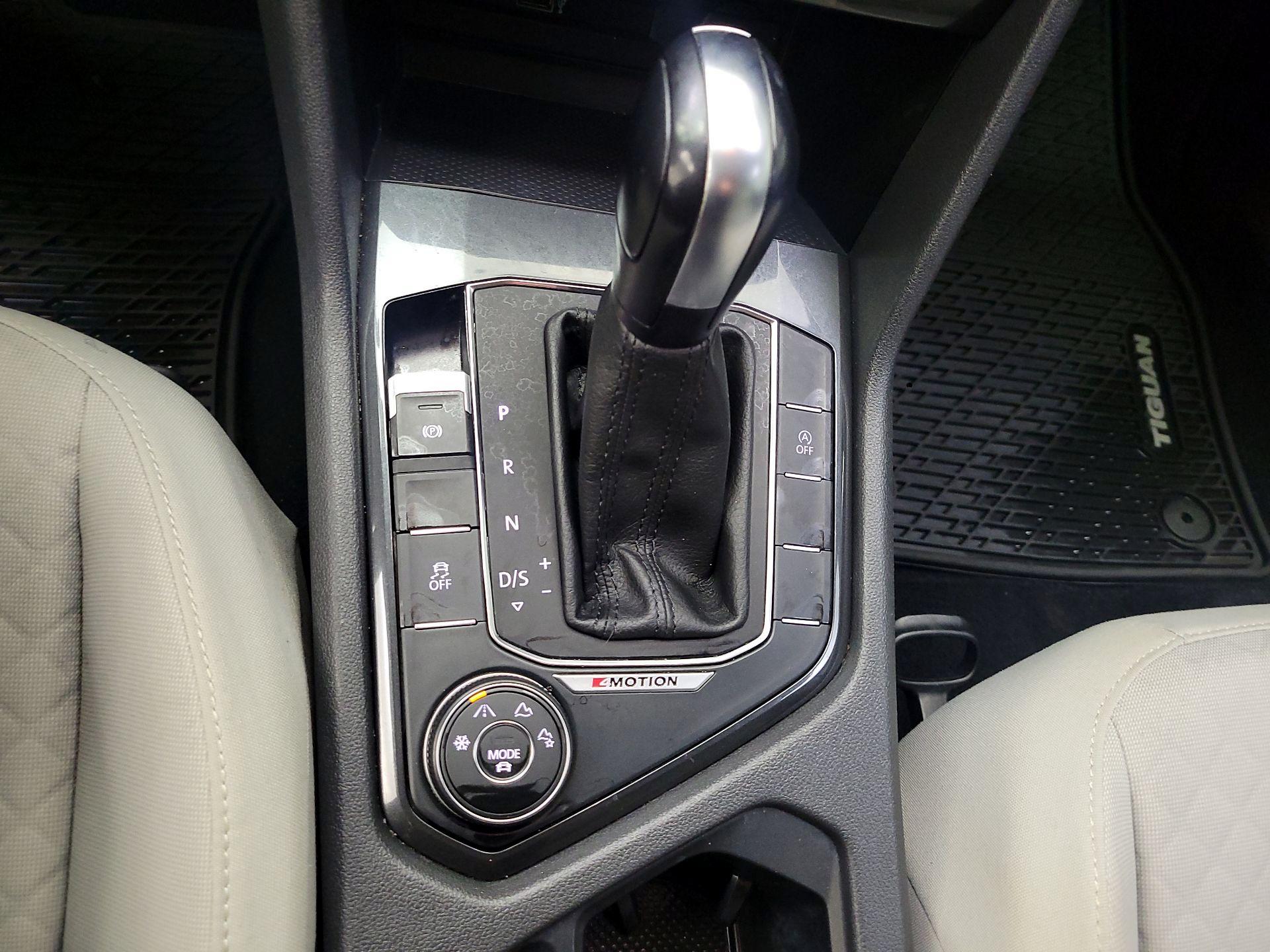 Thumbnail: 2018 Volkswagen Tiguan - 15