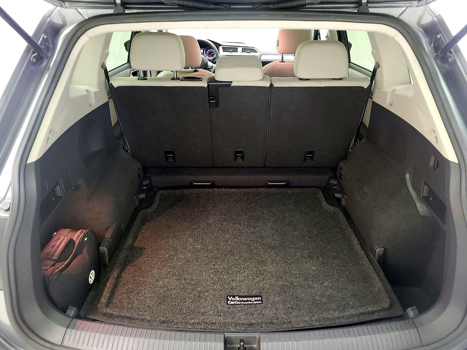 Thumbnail: 2018 Volkswagen Tiguan - 18