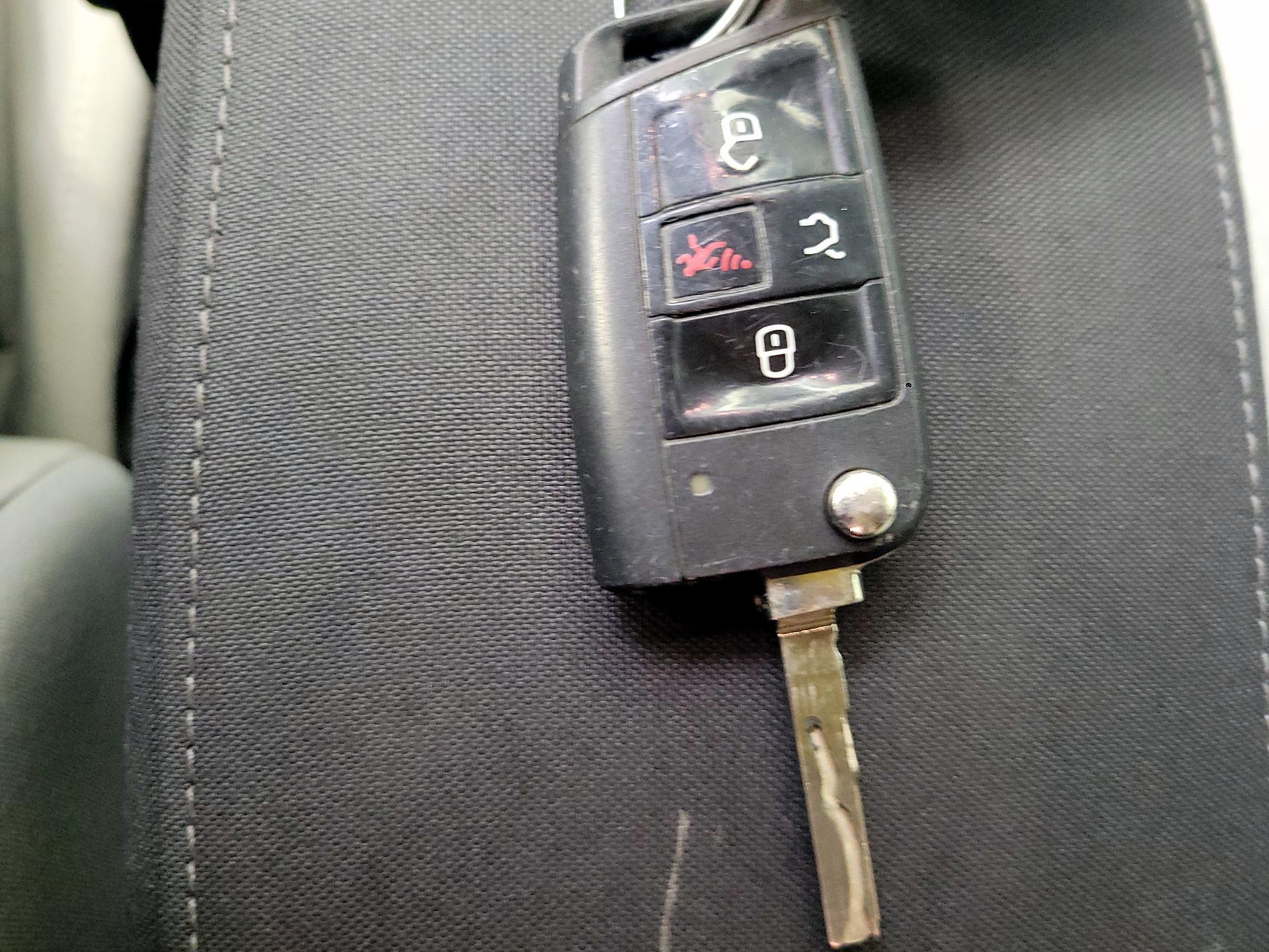 Thumbnail: 2018 Volkswagen Tiguan - 20