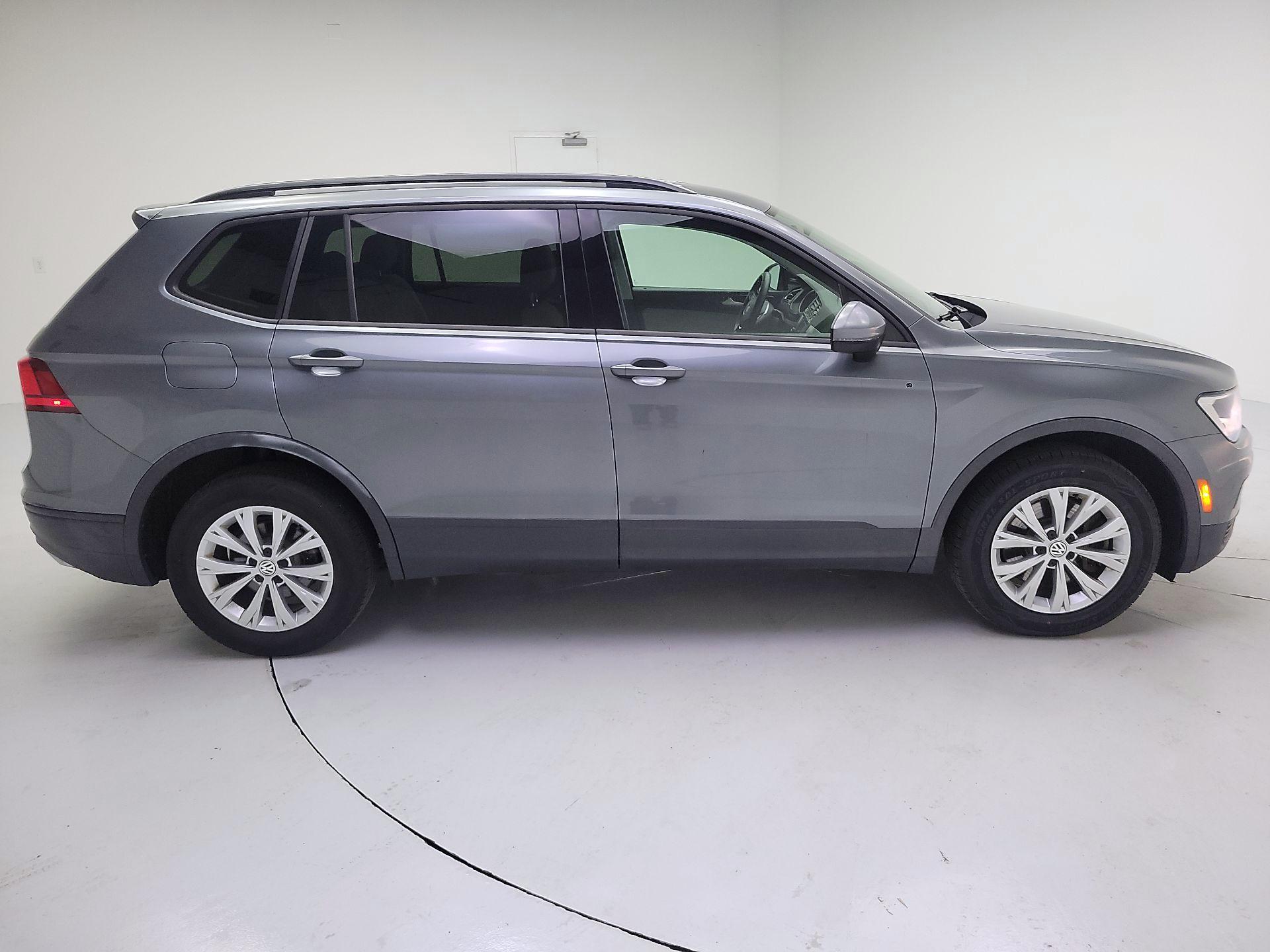 Thumbnail: 2018 Volkswagen Tiguan - 4