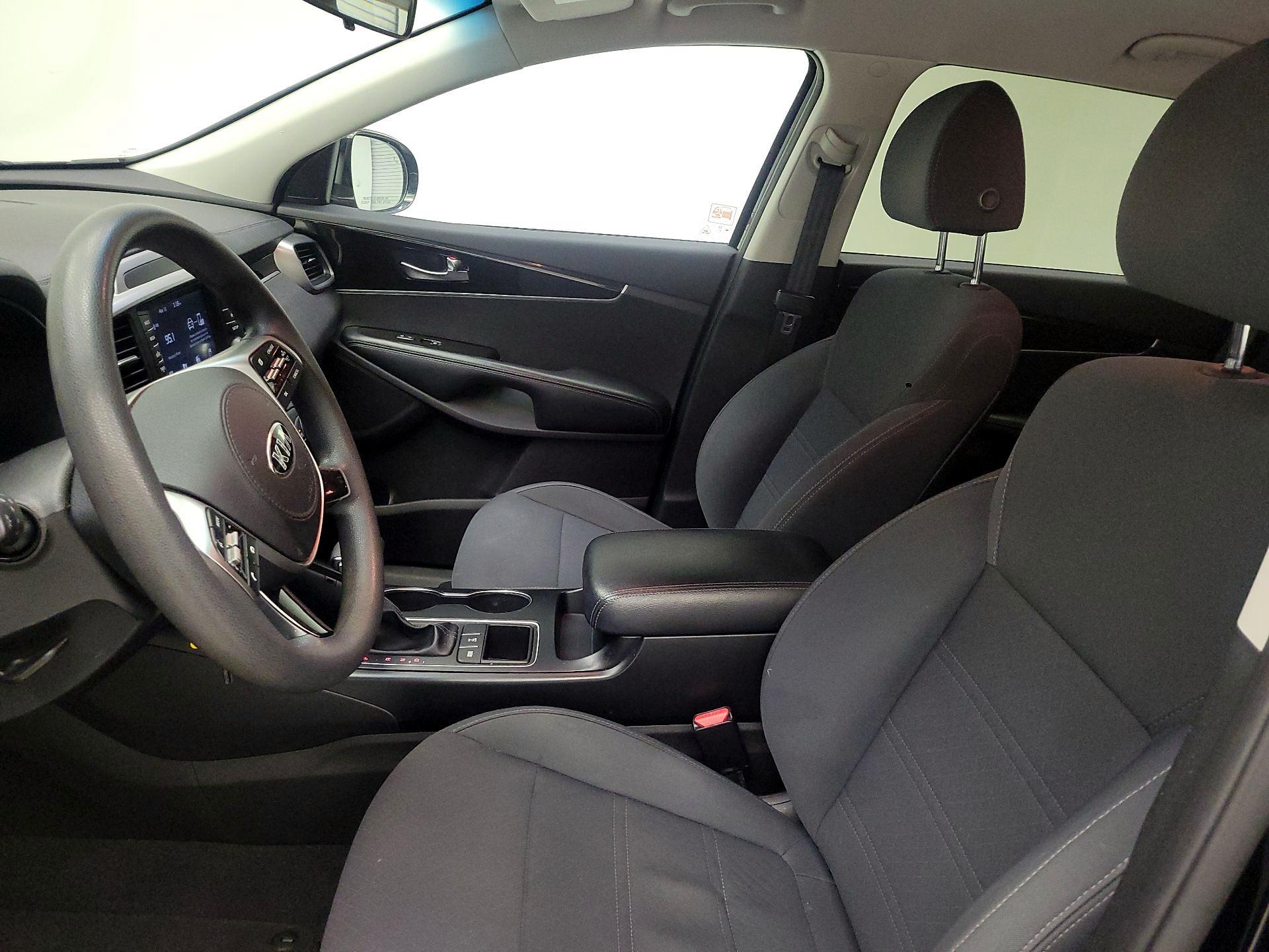 Thumbnail: 2019 Kia Sorento - 9