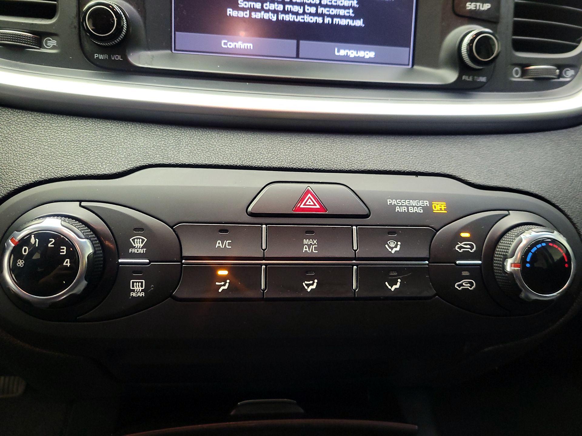 Thumbnail: 2019 Kia Sorento - 14