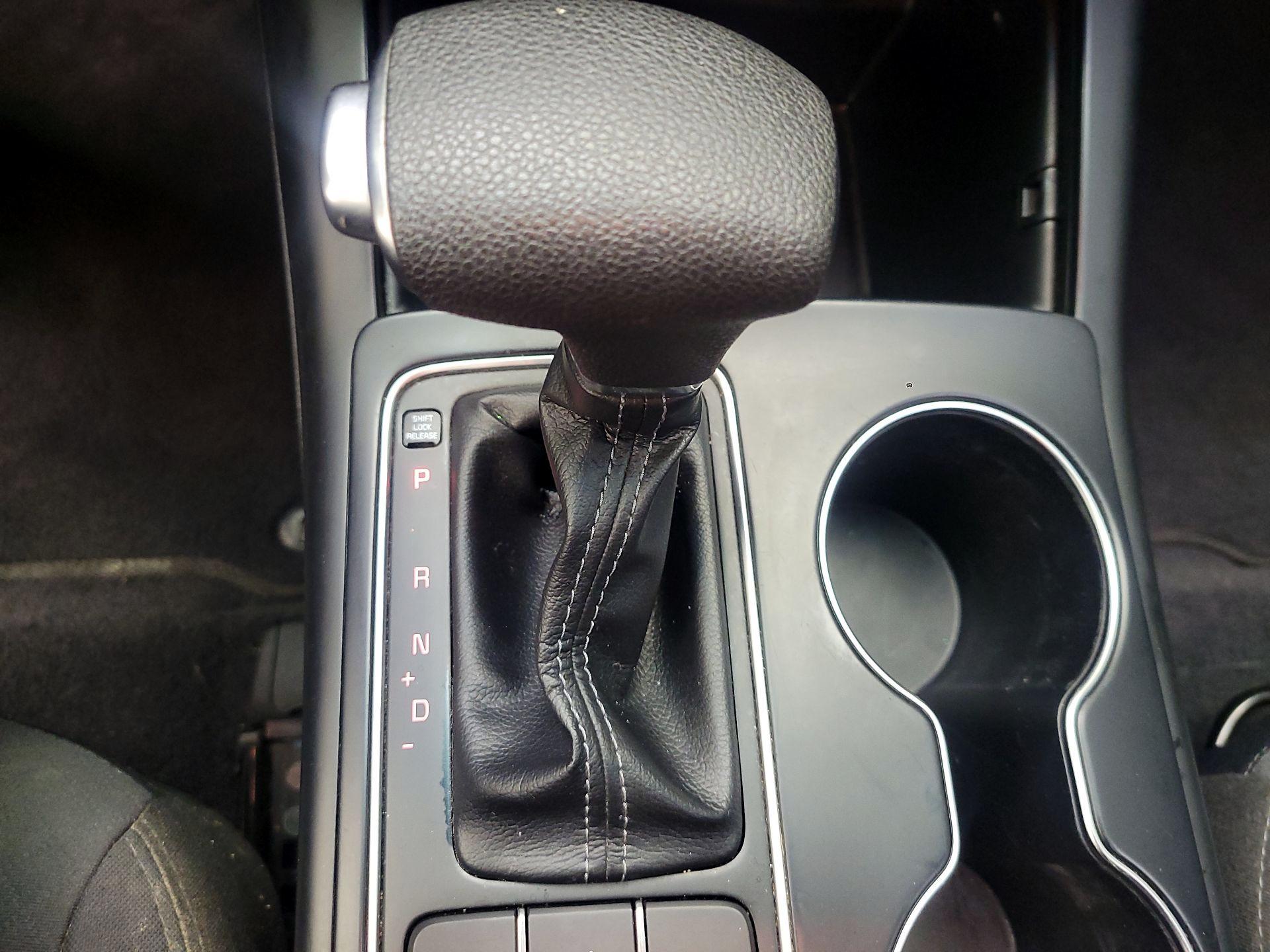 Thumbnail: 2019 Kia Sorento - 15