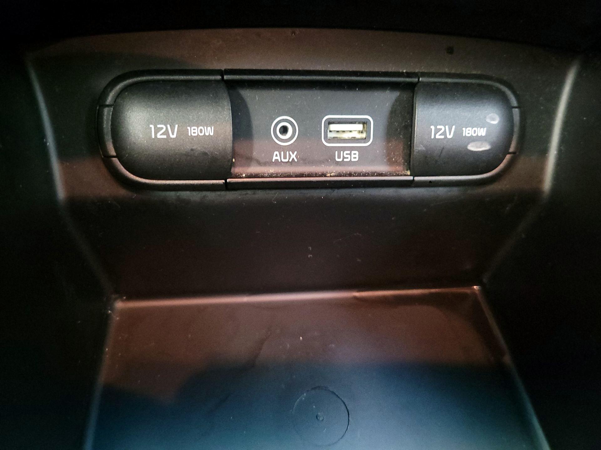 Thumbnail: 2019 Kia Sorento - 16