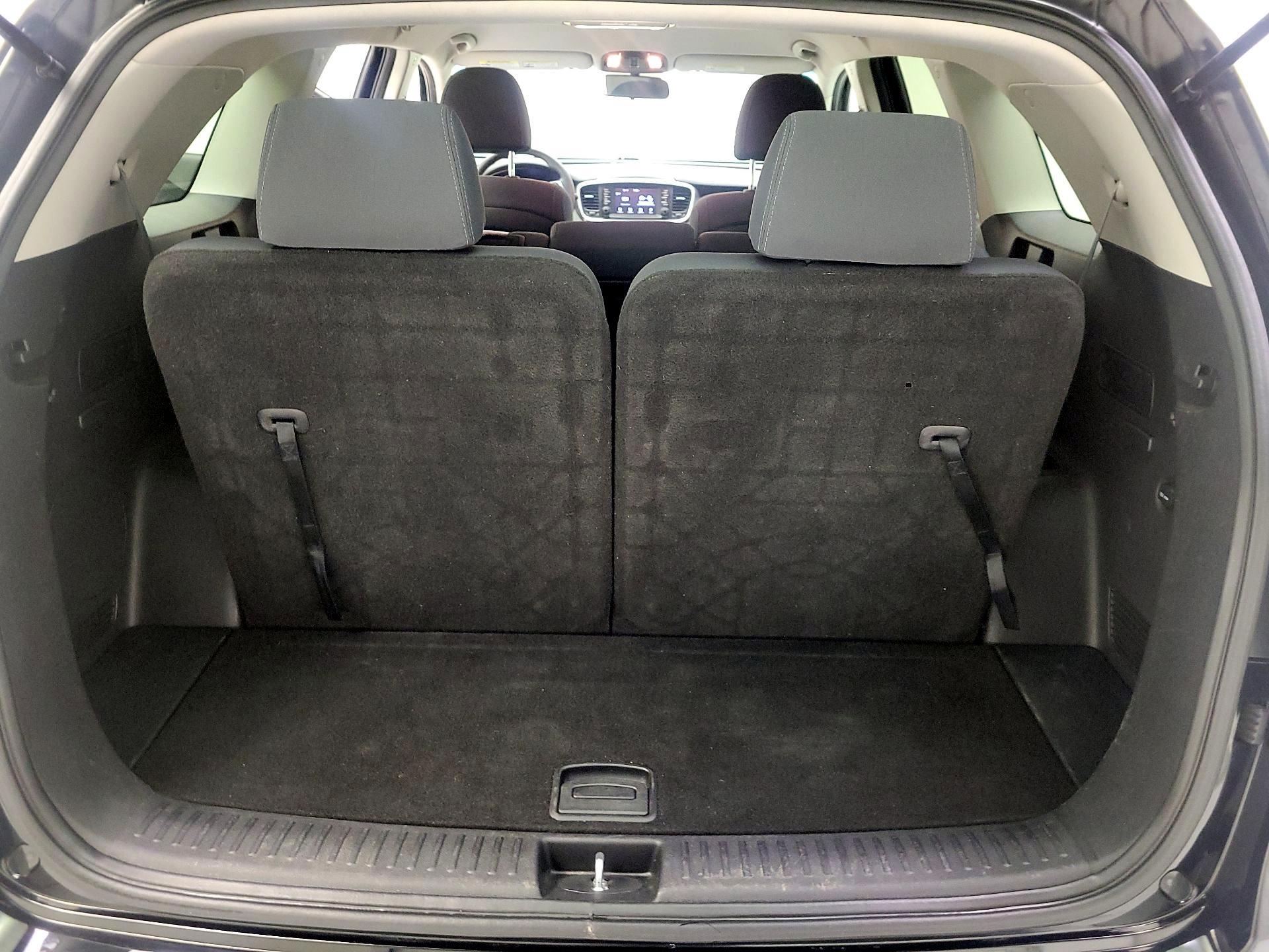 Thumbnail: 2019 Kia Sorento - 18