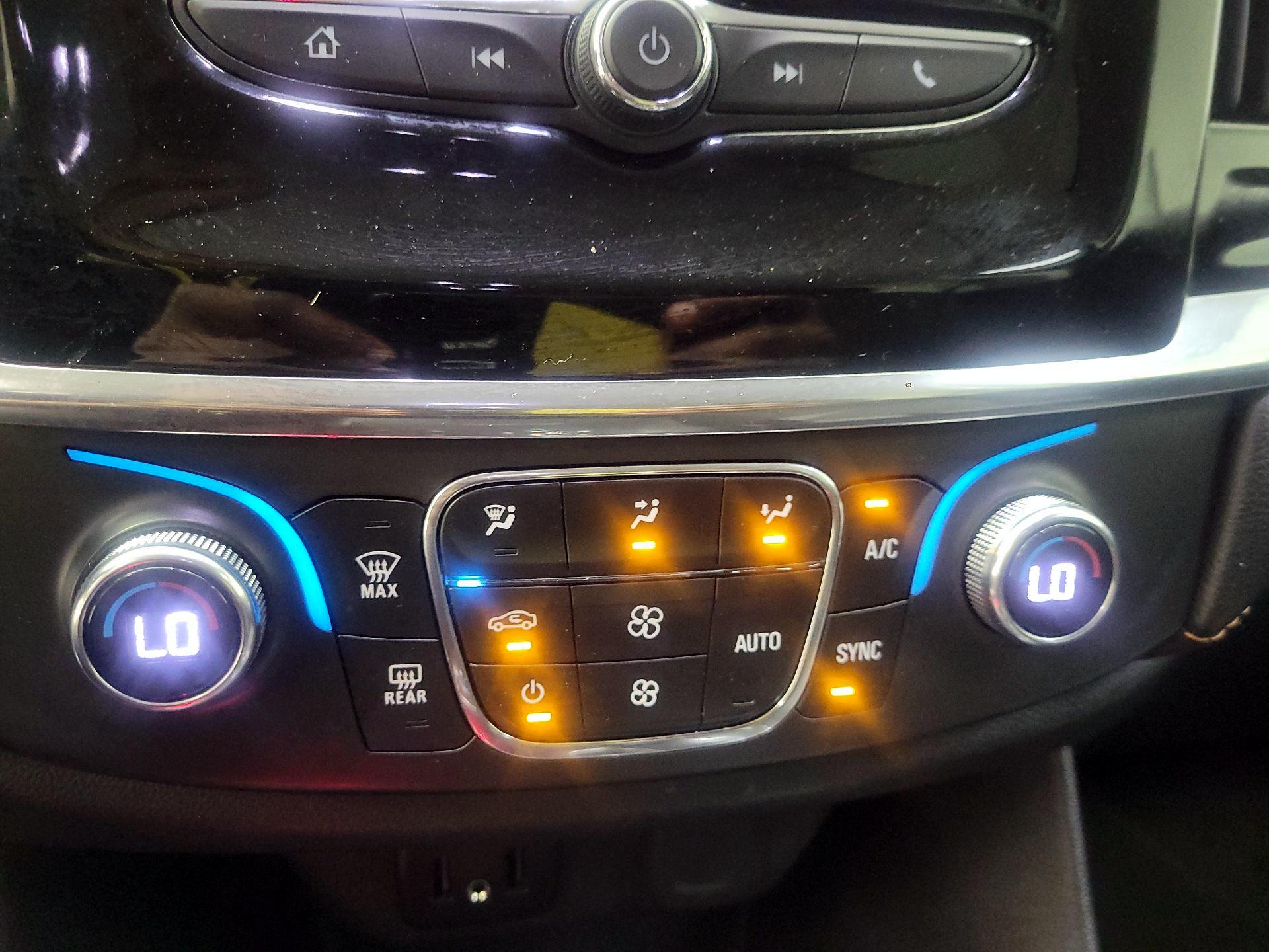 Thumbnail: 2020 Chevrolet Traverse - 14