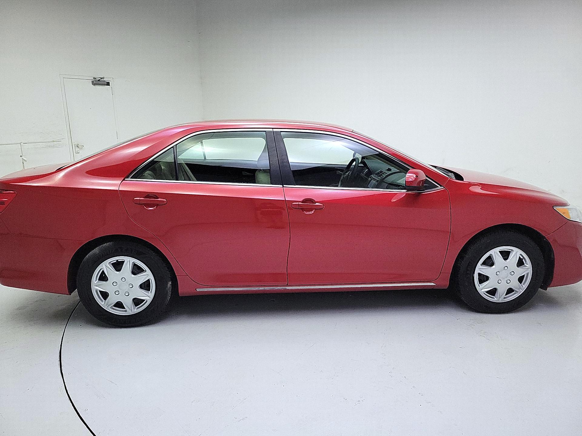 Thumbnail: 2014 Toyota Camry - 4