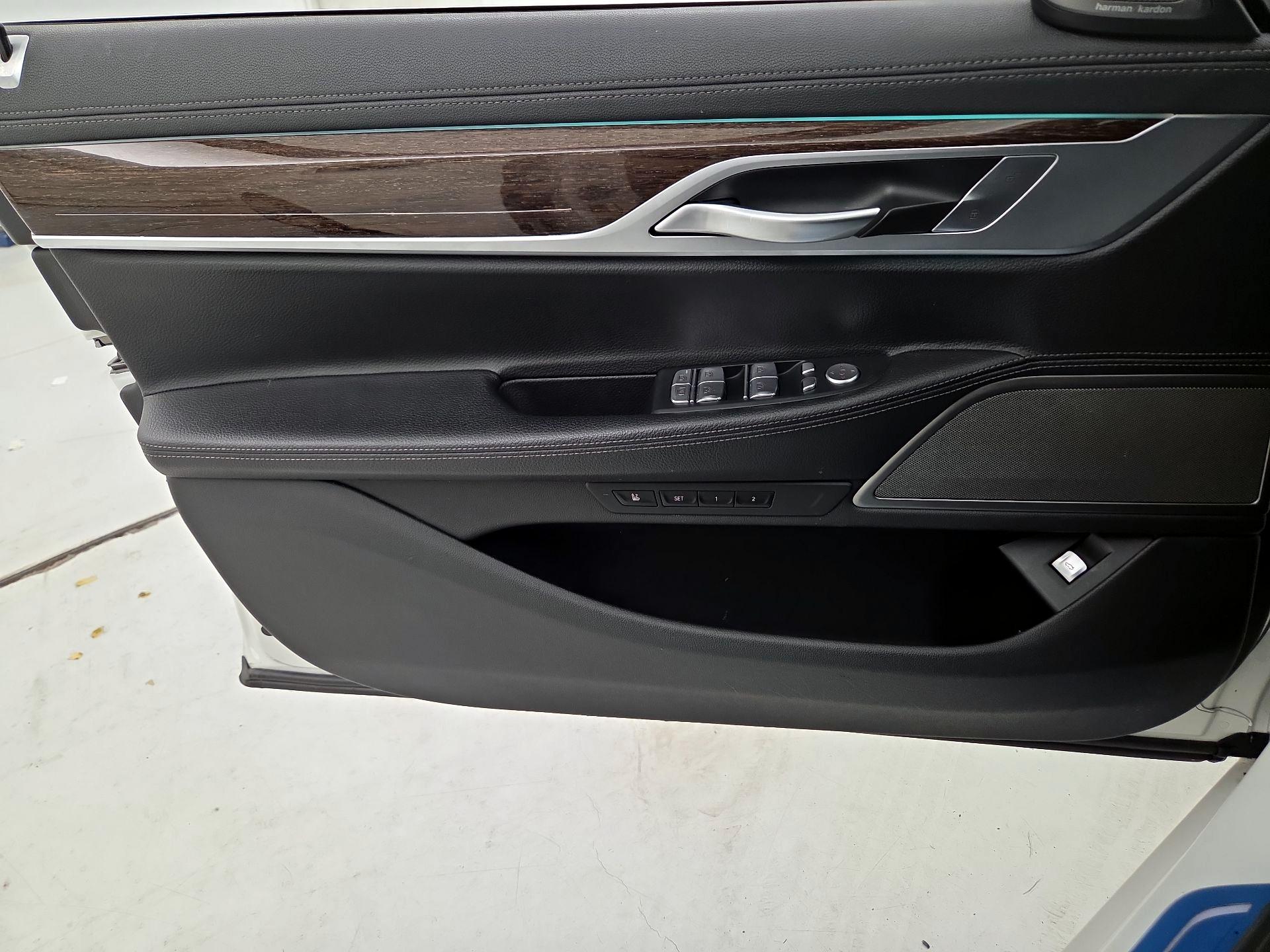 Thumbnail: 2022 BMW 7 Series - 12