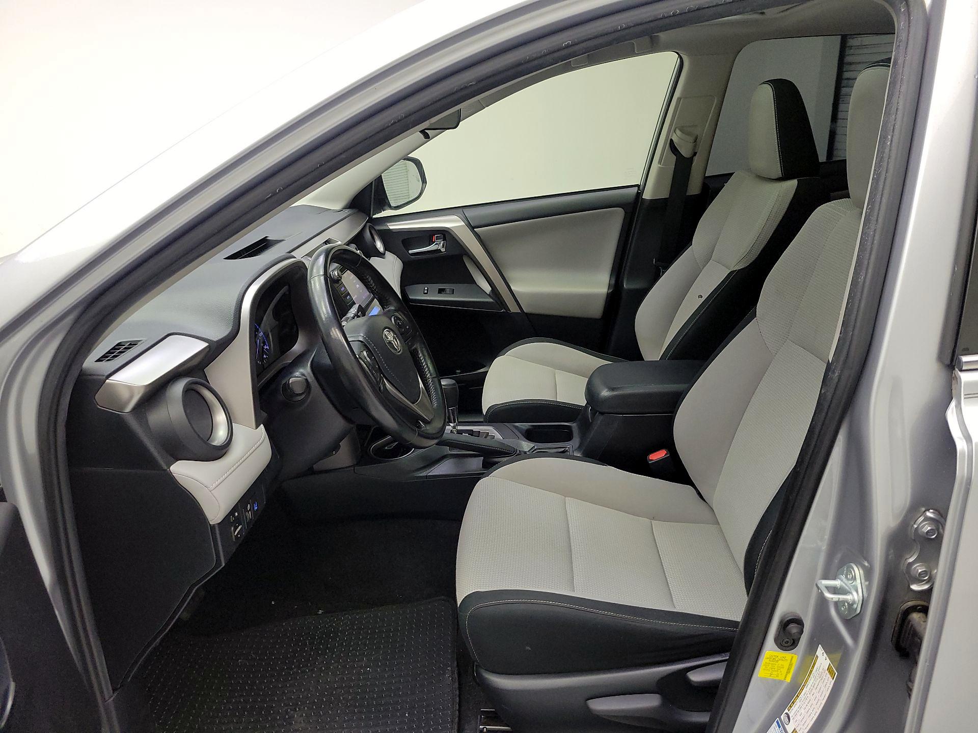 Thumbnail: 2018 Toyota RAV4 - 9