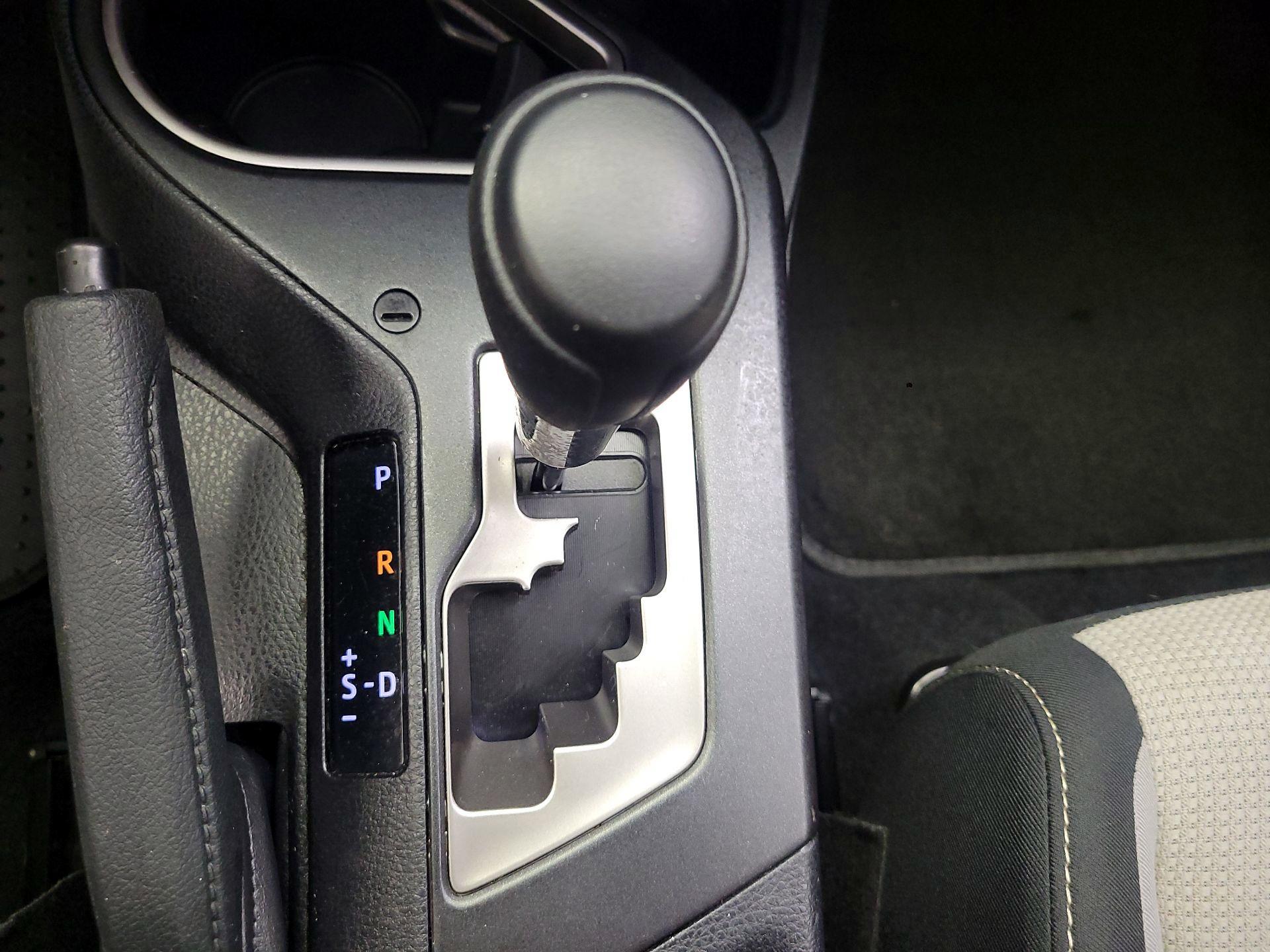 Thumbnail: 2018 Toyota RAV4 - 15