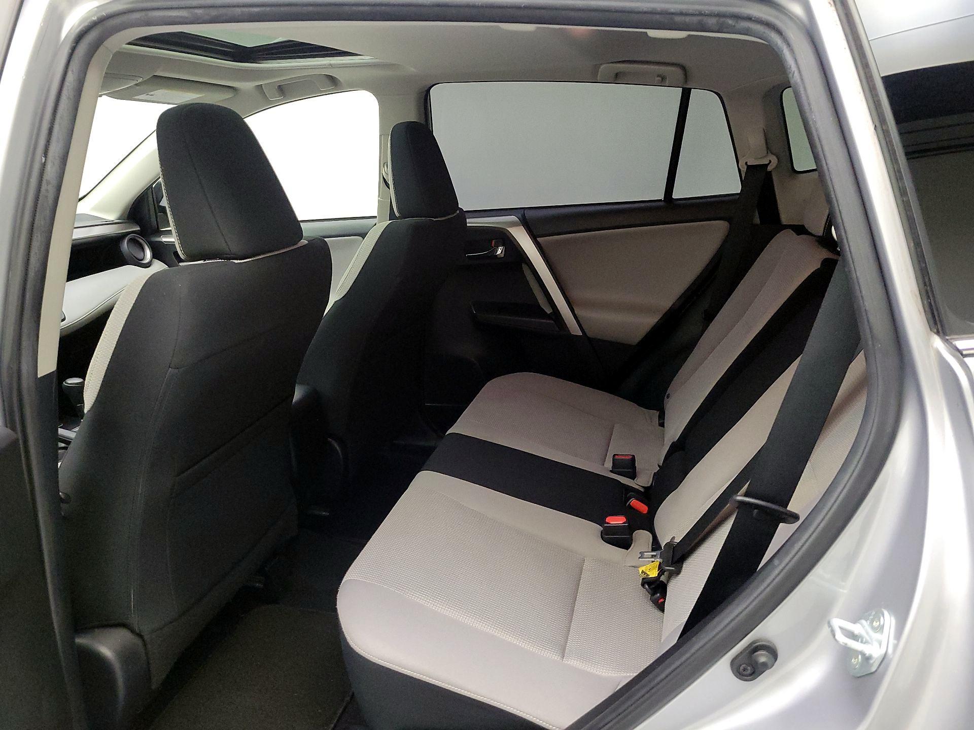 Thumbnail: 2018 Toyota RAV4 - 18