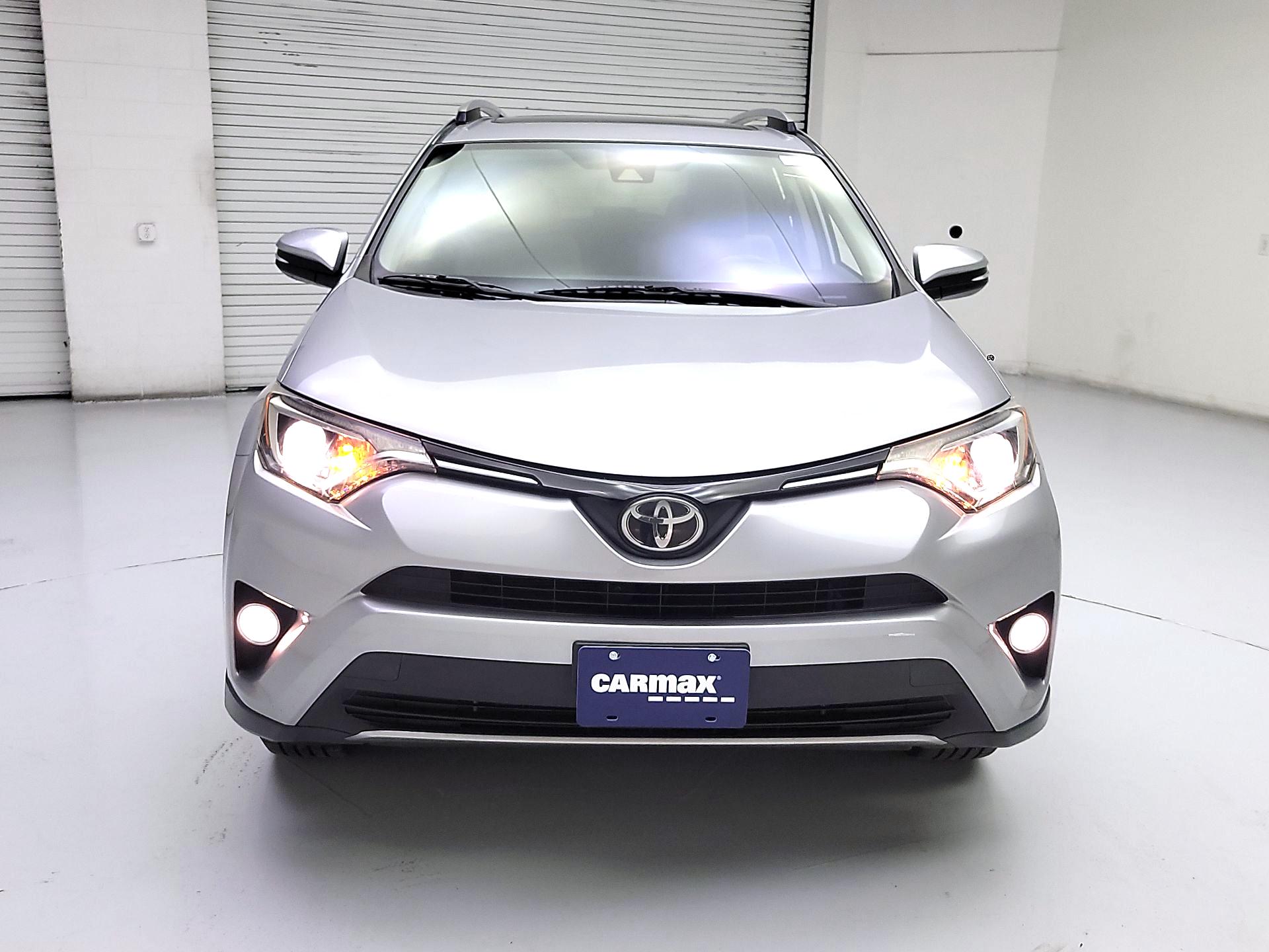 Thumbnail: 2018 Toyota RAV4 - 2