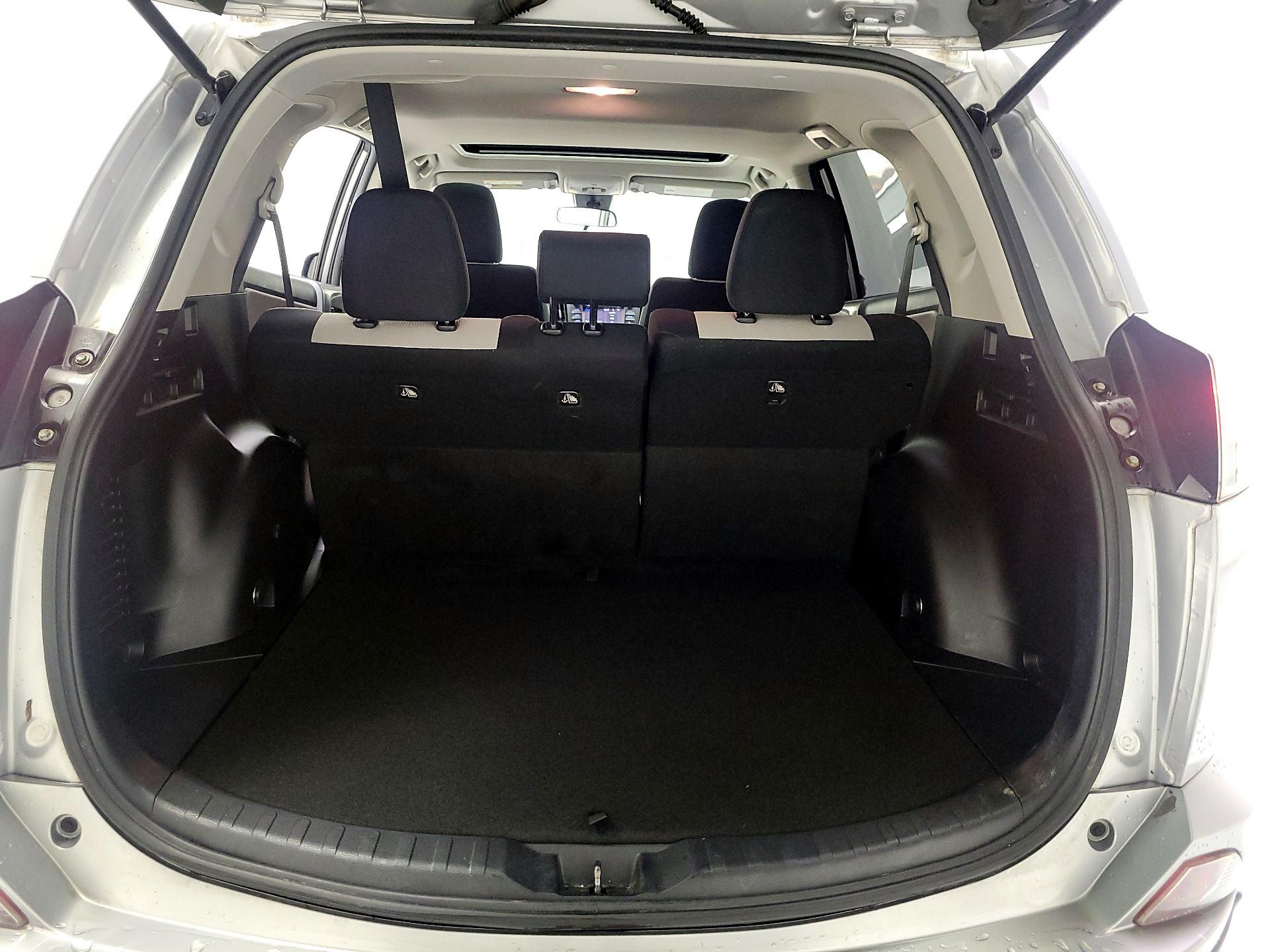 Thumbnail: 2018 Toyota RAV4 - 19