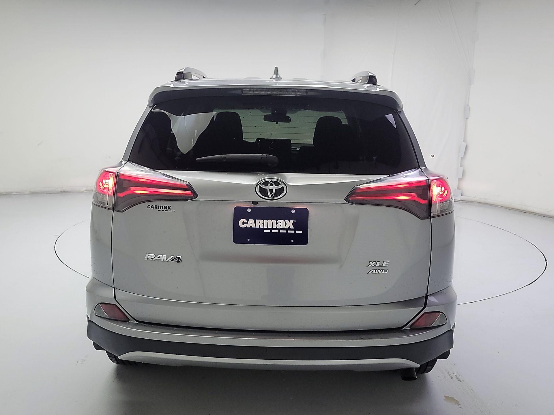 Thumbnail: 2018 Toyota RAV4 - 6