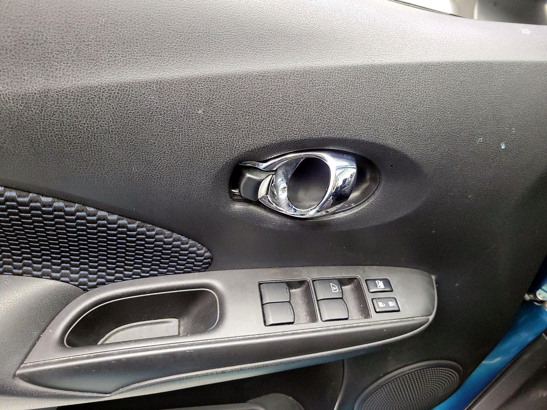 Thumbnail: 2015 Nissan Versa Note - 10