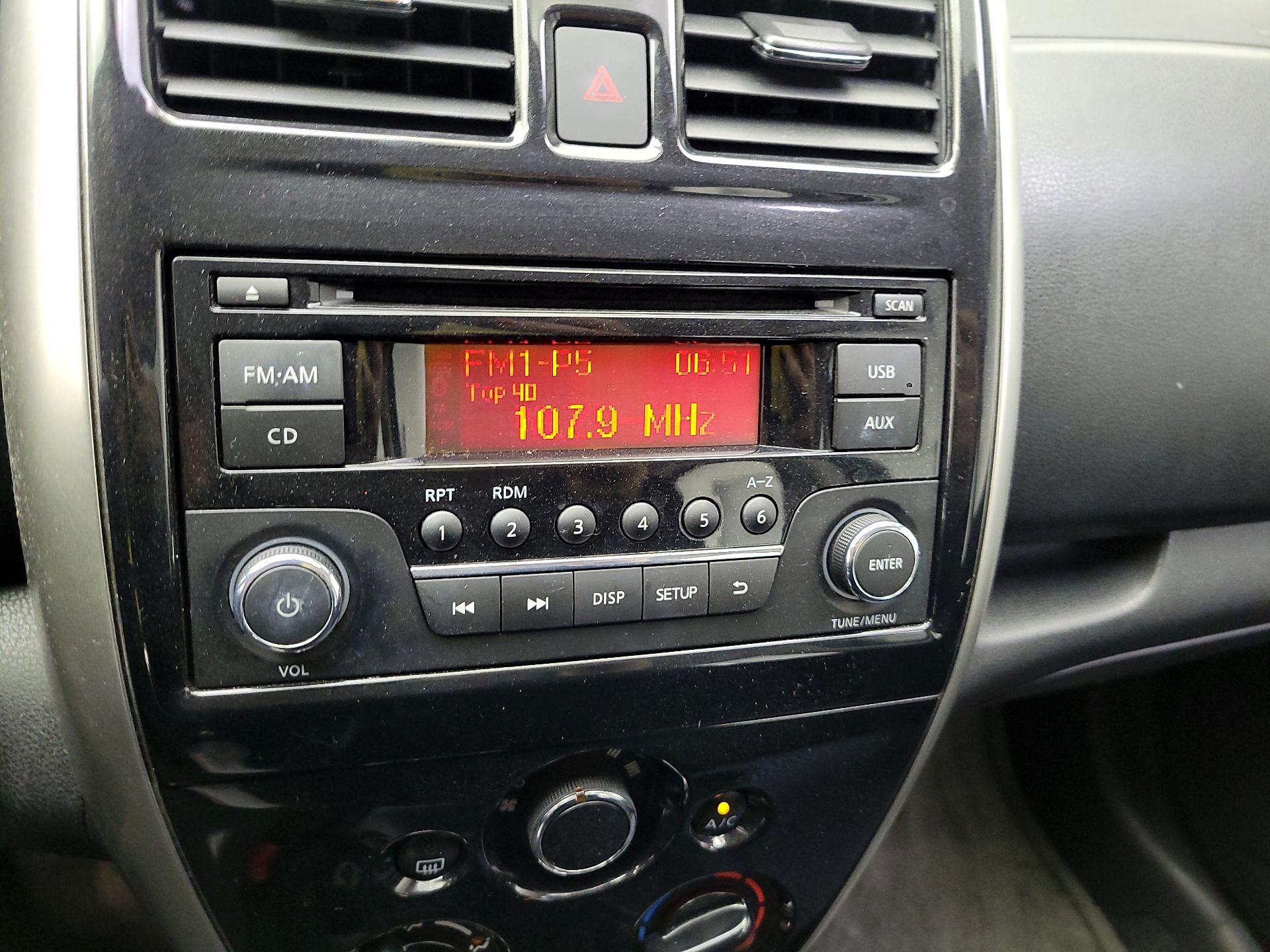 Thumbnail: 2015 Nissan Versa Note - 12