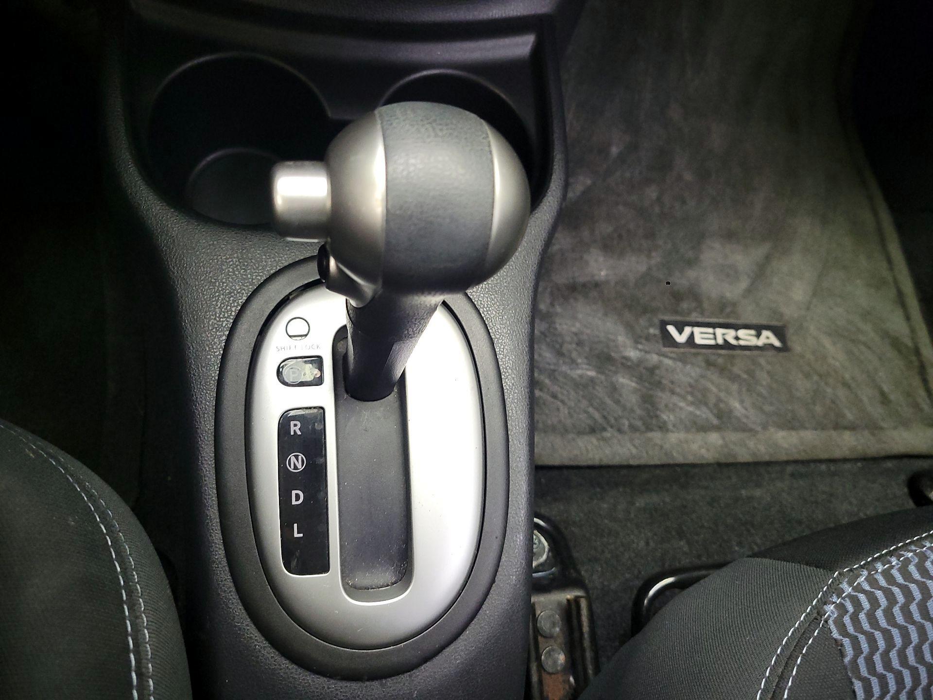 Thumbnail: 2015 Nissan Versa Note - 14