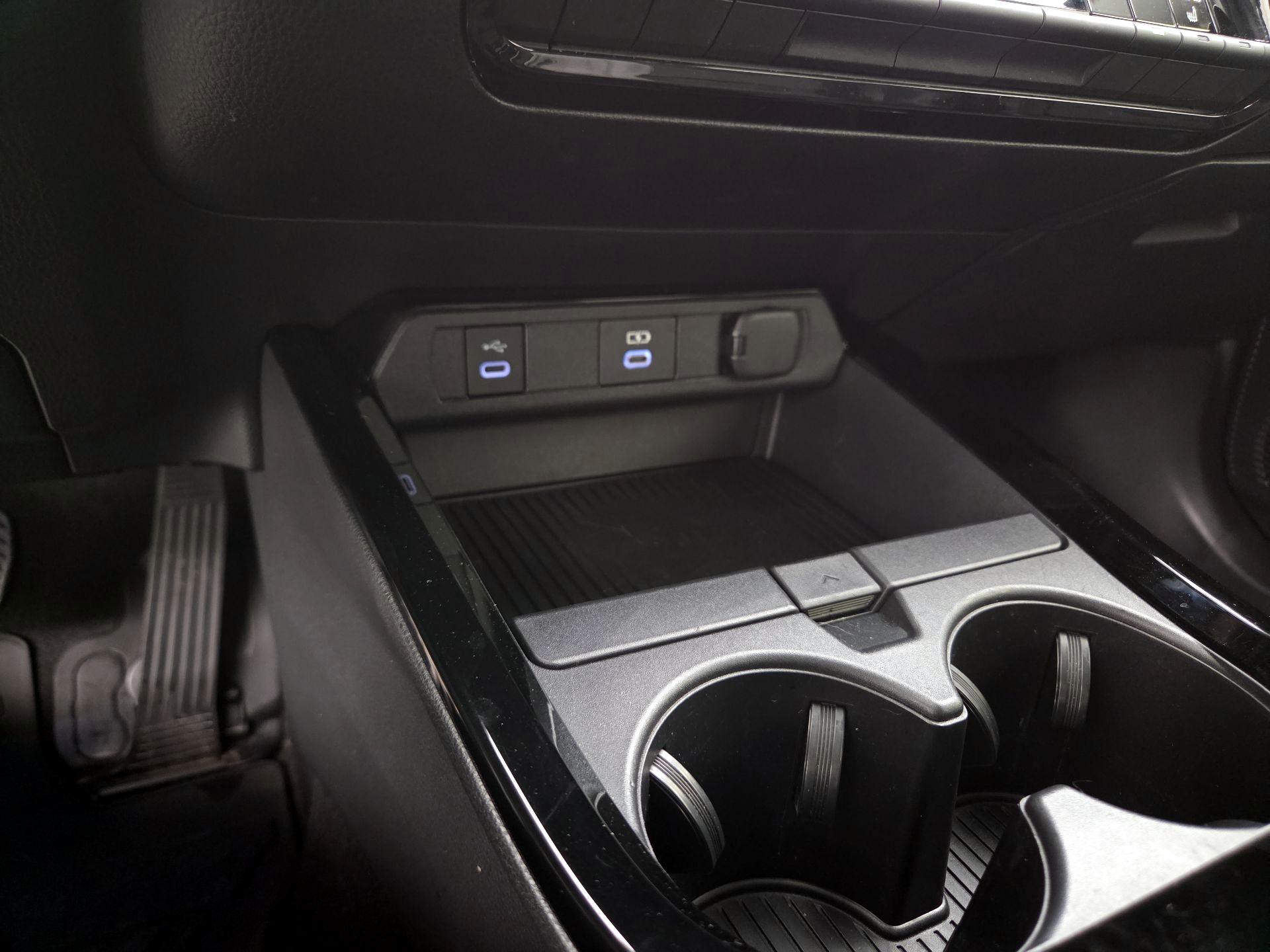 Thumbnail: 2023 Toyota Prius - 18