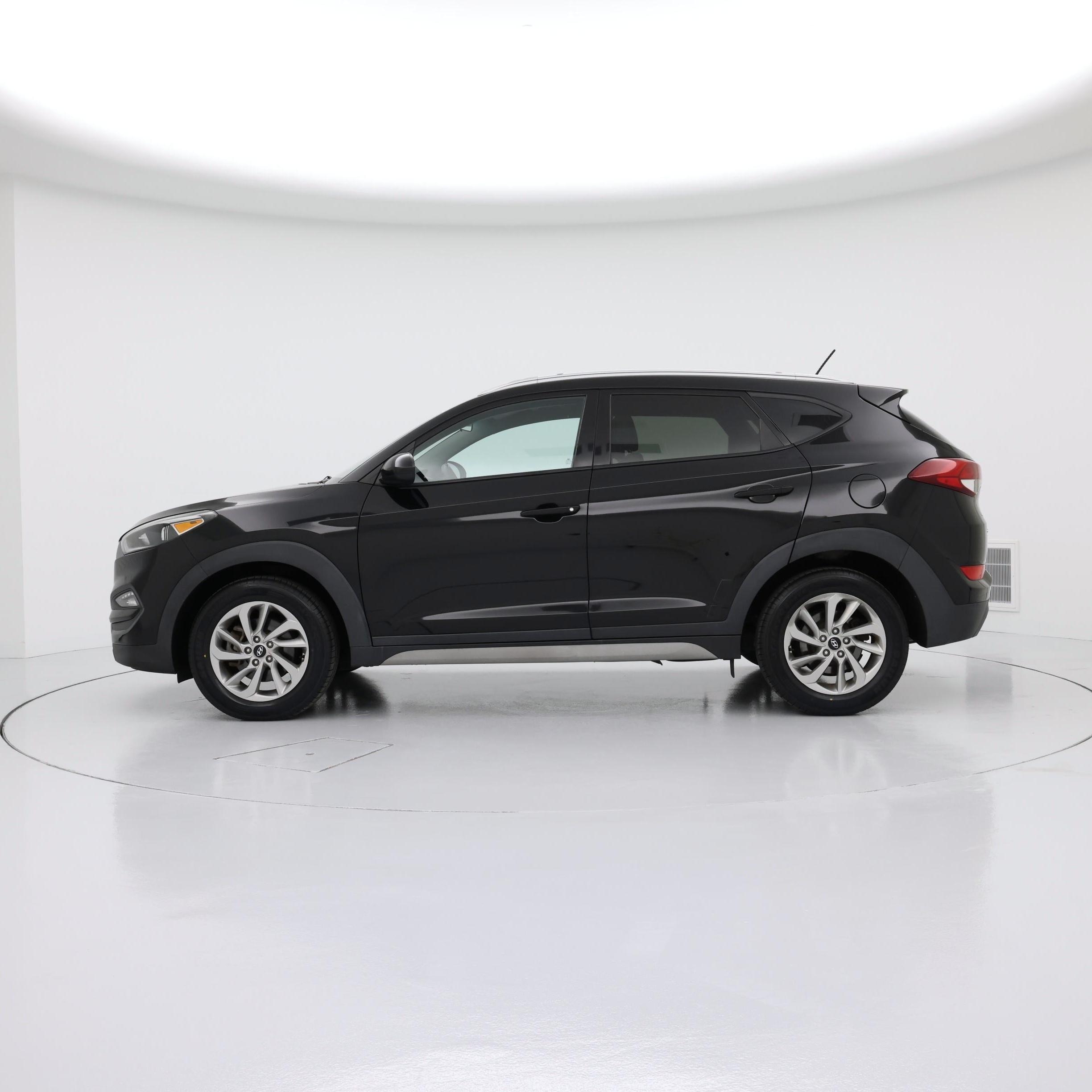 Thumbnail: 2017 Hyundai Tucson - 3
