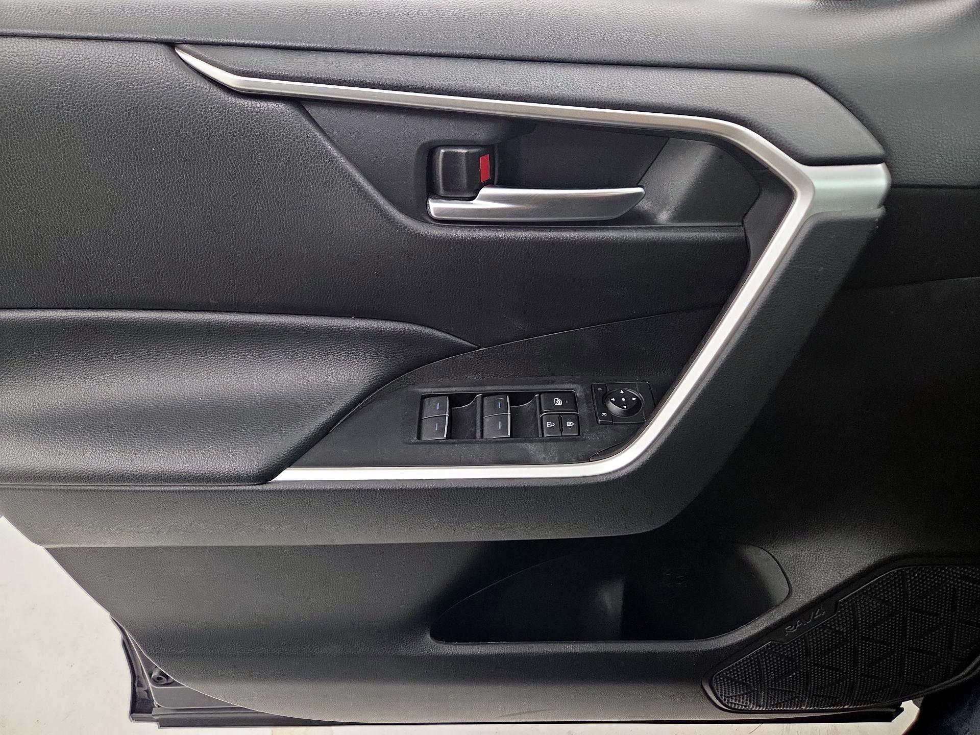 Thumbnail: 2024 Toyota RAV4 - 12