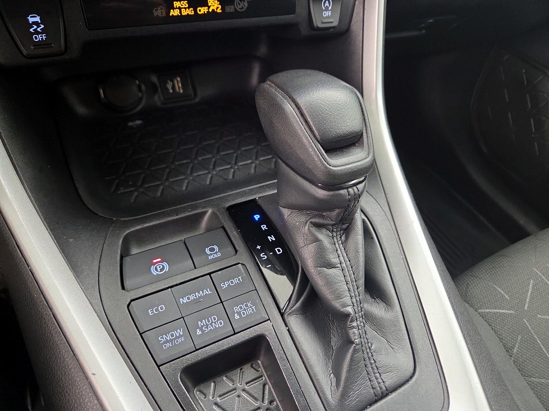 Thumbnail: 2024 Toyota RAV4 - 17