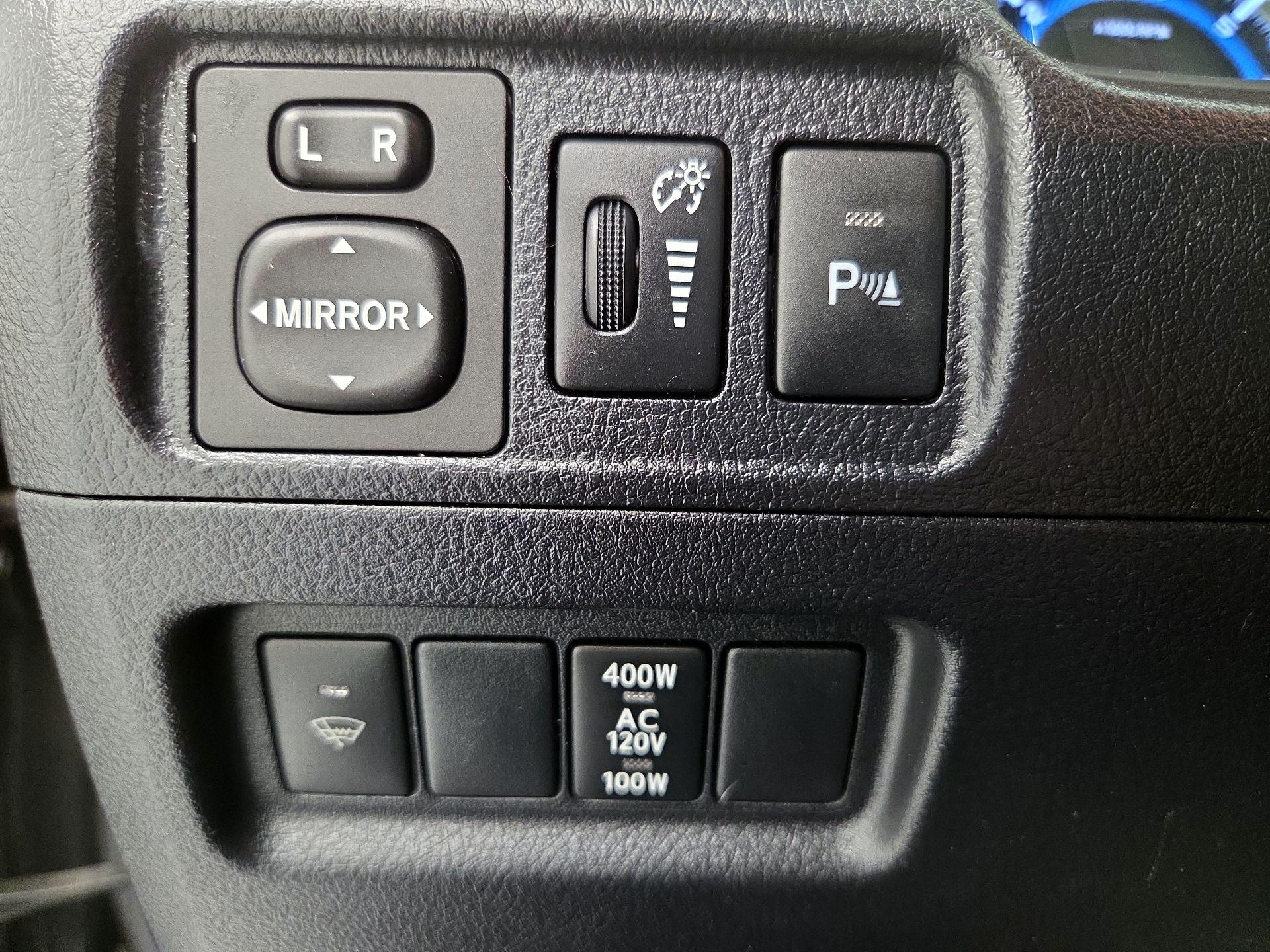 Thumbnail: 2015 Toyota 4Runner - 13