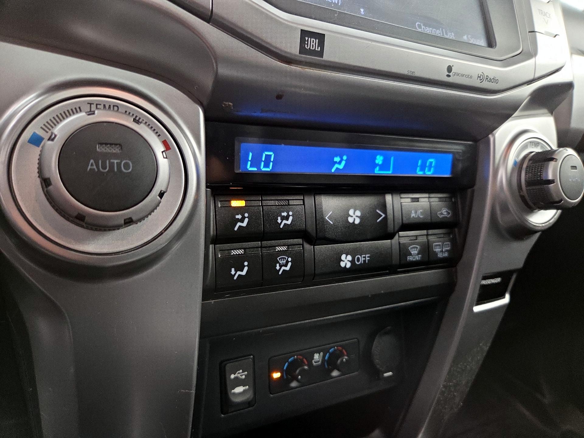 Thumbnail: 2015 Toyota 4Runner - 17