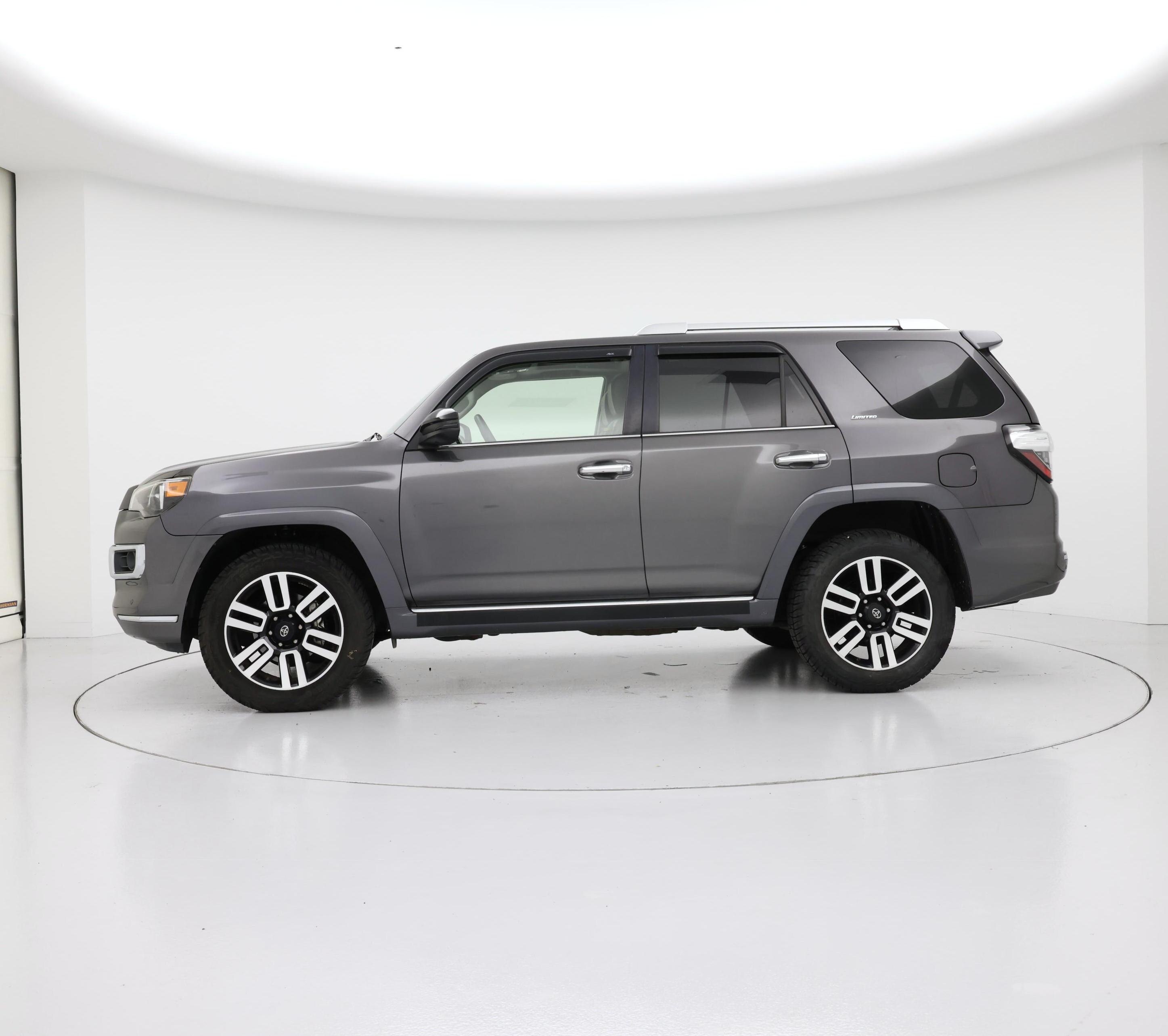 Thumbnail: 2015 Toyota 4Runner - 3