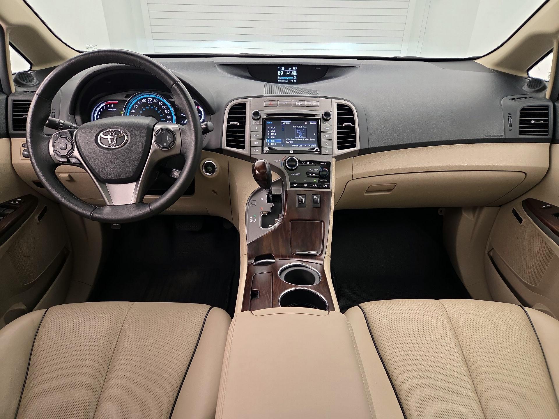 Thumbnail: 2015 Toyota Venza - 9