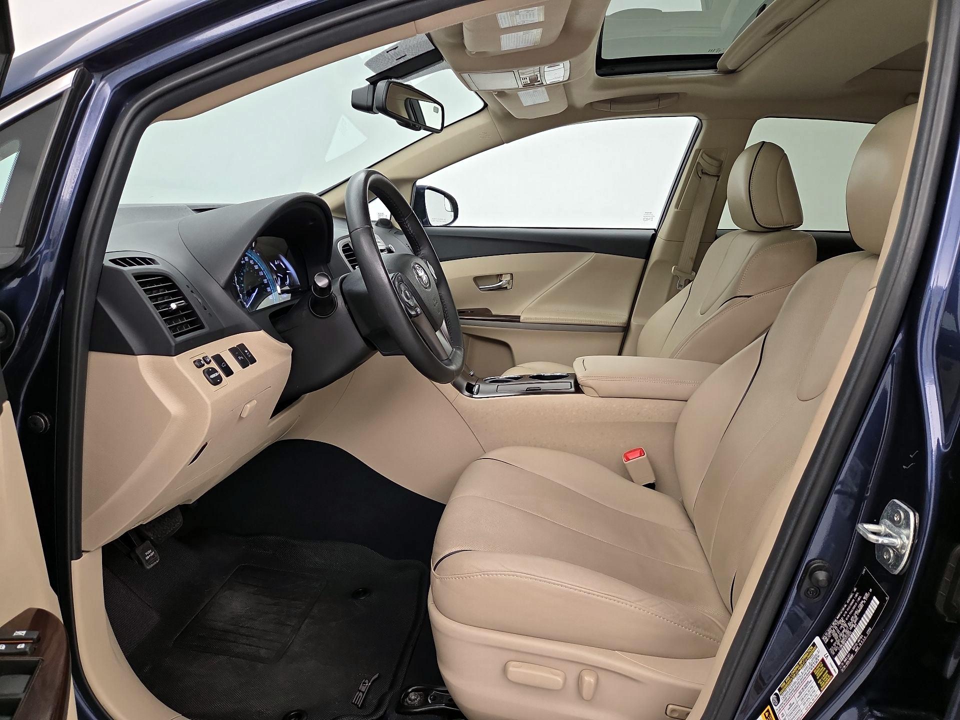 Thumbnail: 2015 Toyota Venza - 11