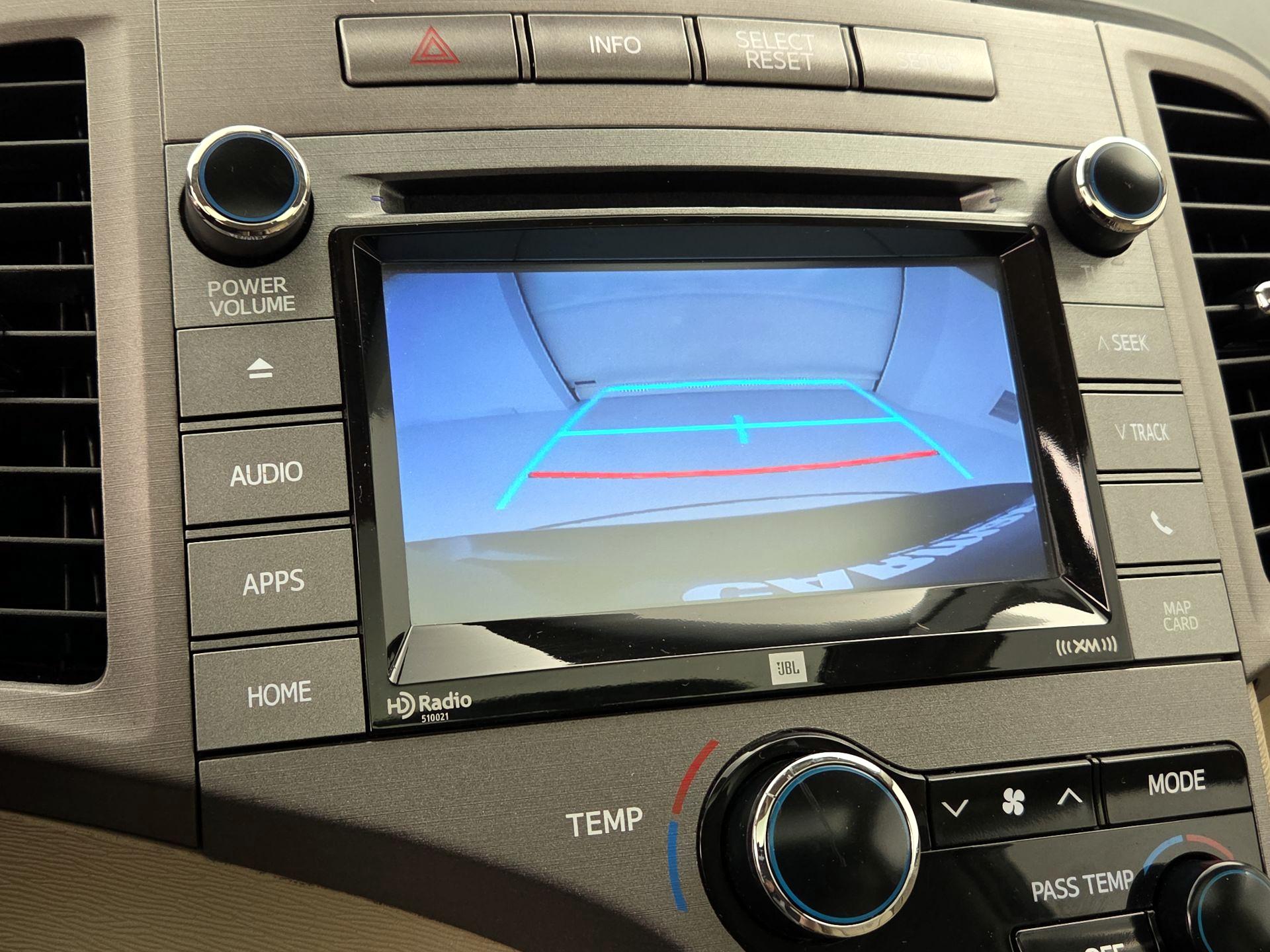 Thumbnail: 2015 Toyota Venza - 15