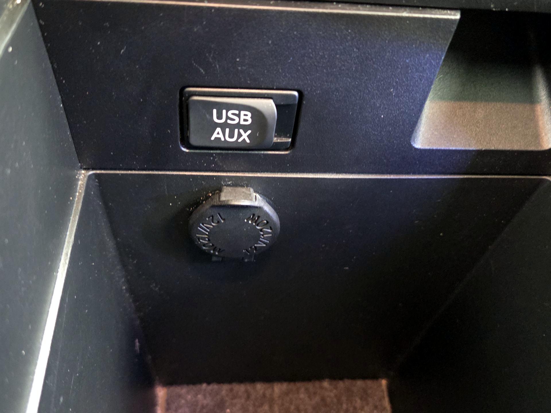 Thumbnail: 2015 Toyota Venza - 19