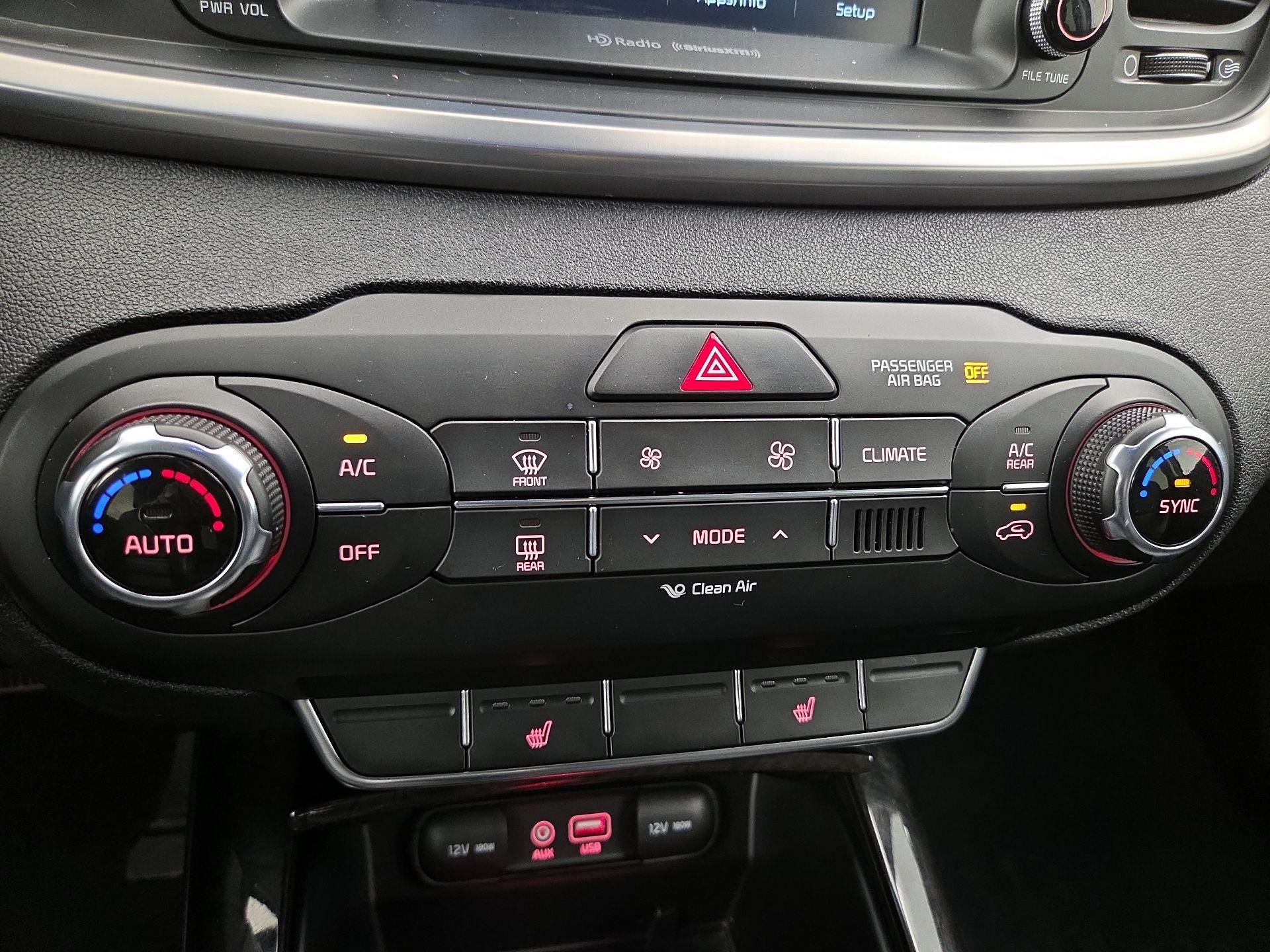 Thumbnail: 2018 Kia Sorento - 16