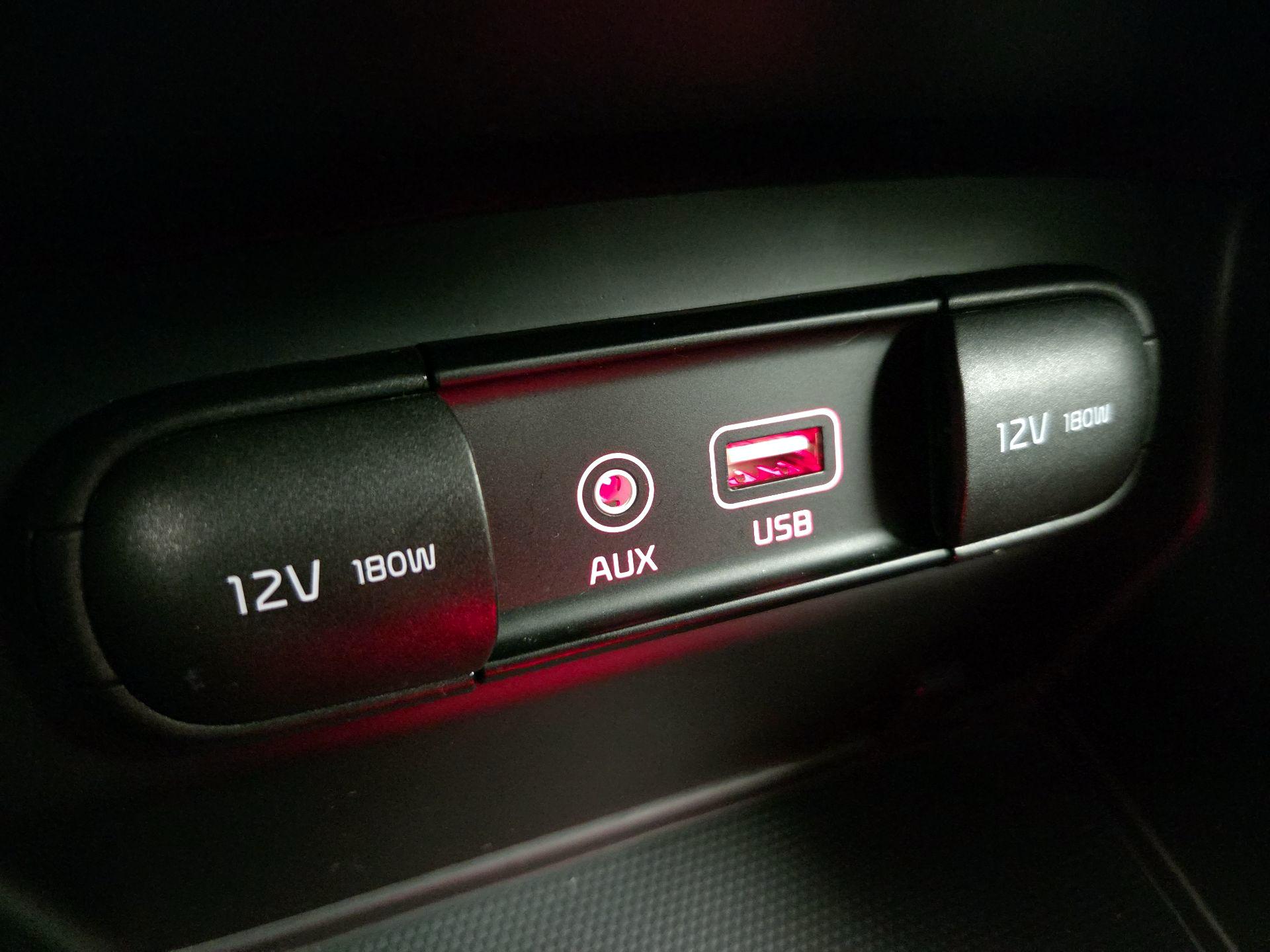 Thumbnail: 2018 Kia Sorento - 18