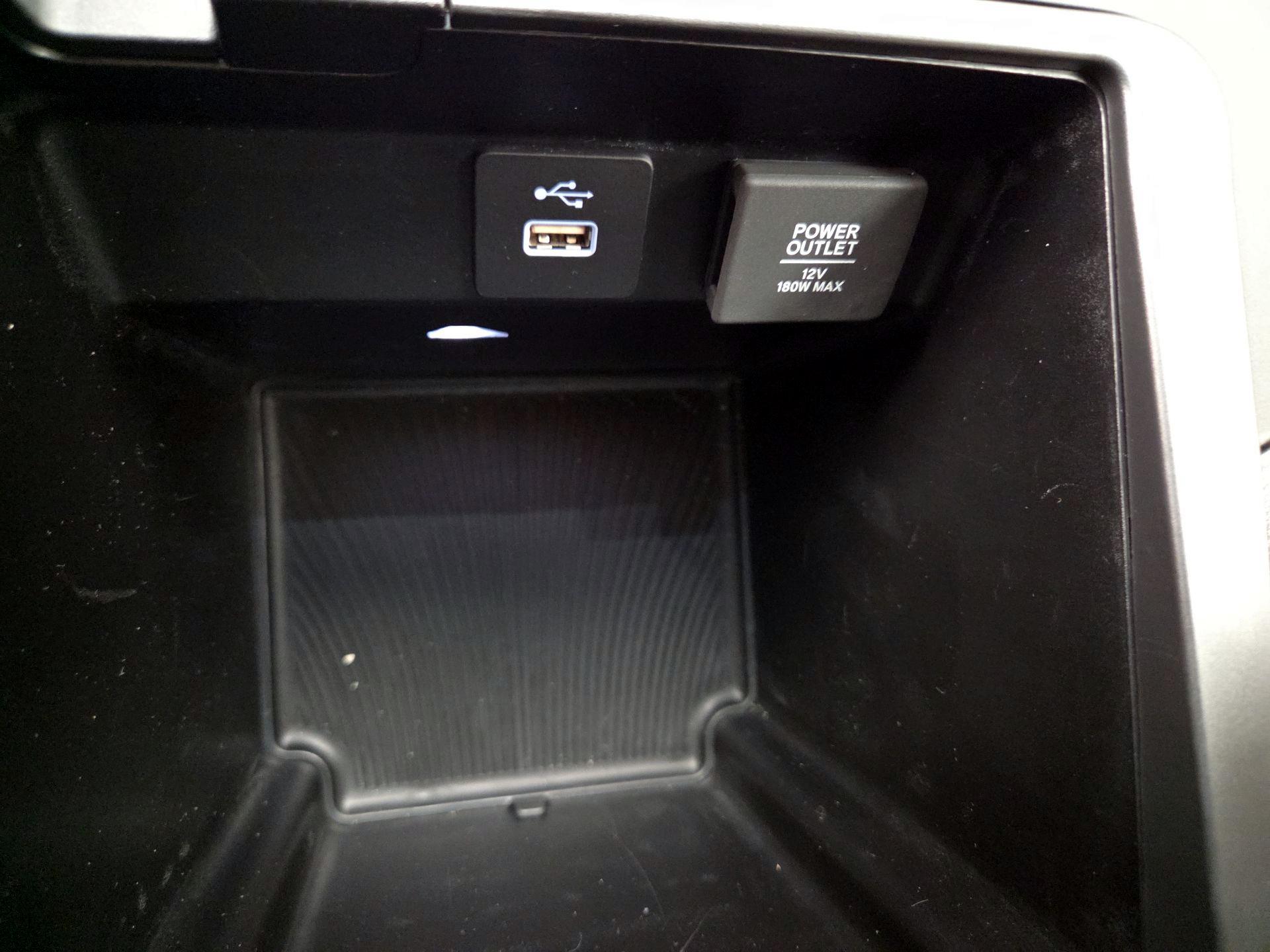 Thumbnail: 2022 Acura MDX - 18