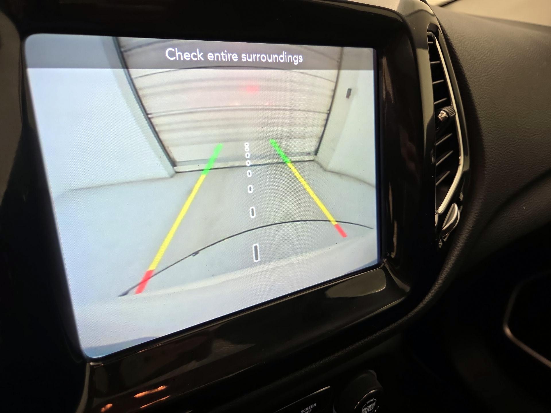 Thumbnail: 2019 Jeep Compass - 14