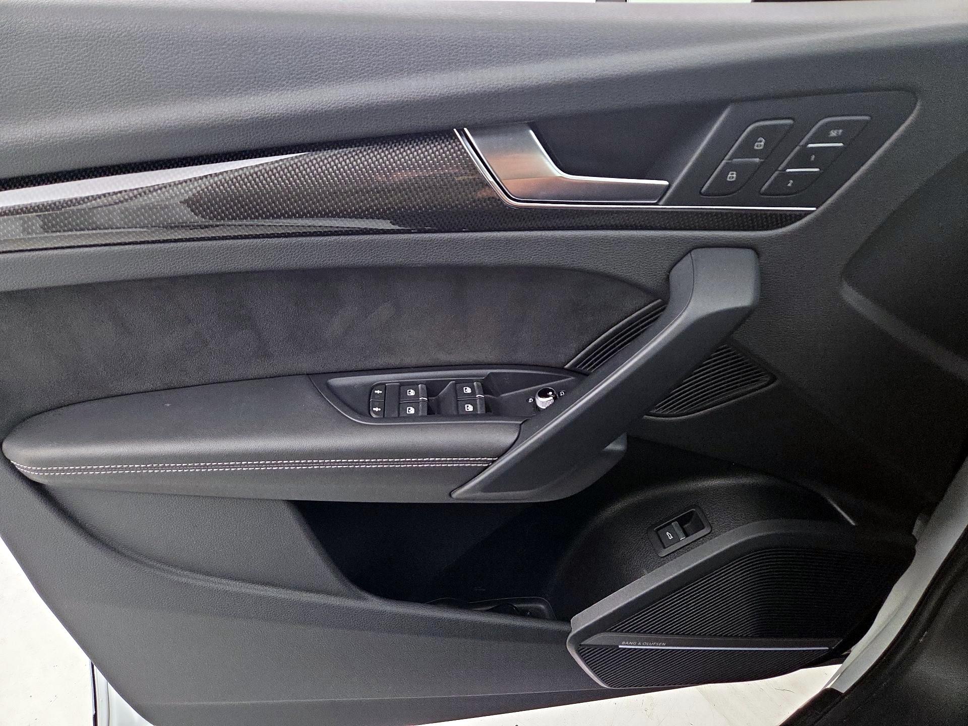 Thumbnail: 2021 Audi SQ5 - 12